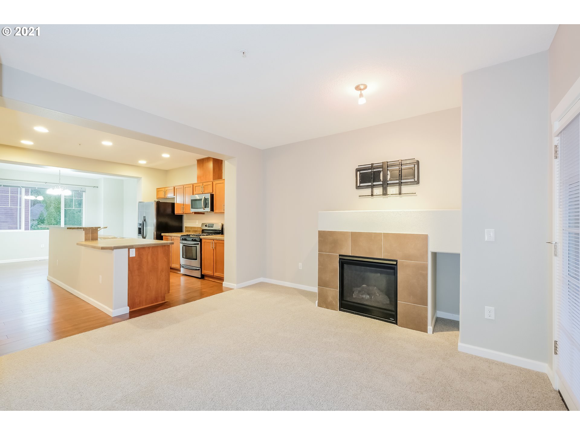 Photo #3: 21381731 Listing 