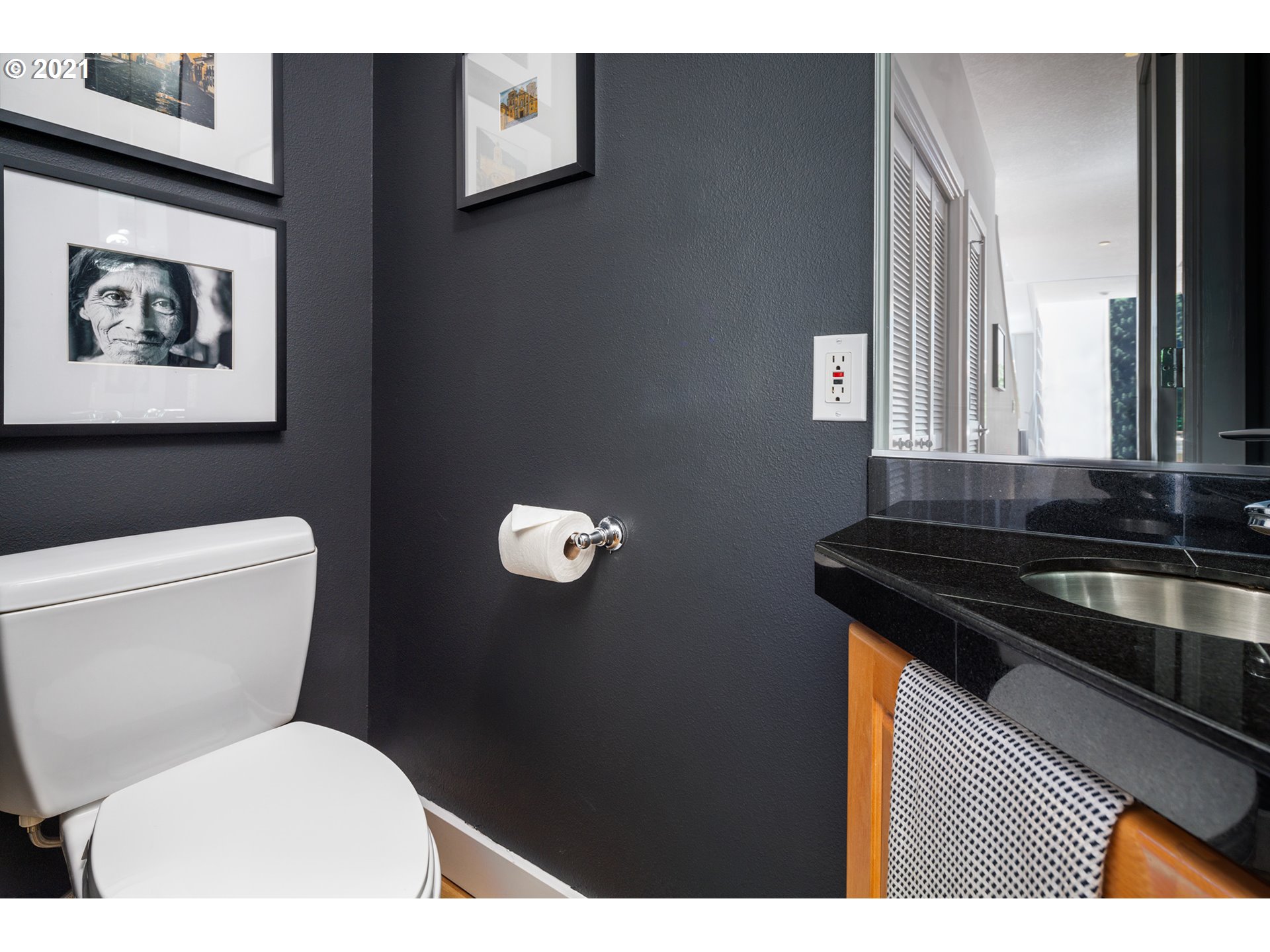 Photo #5: 21382543 Listing 