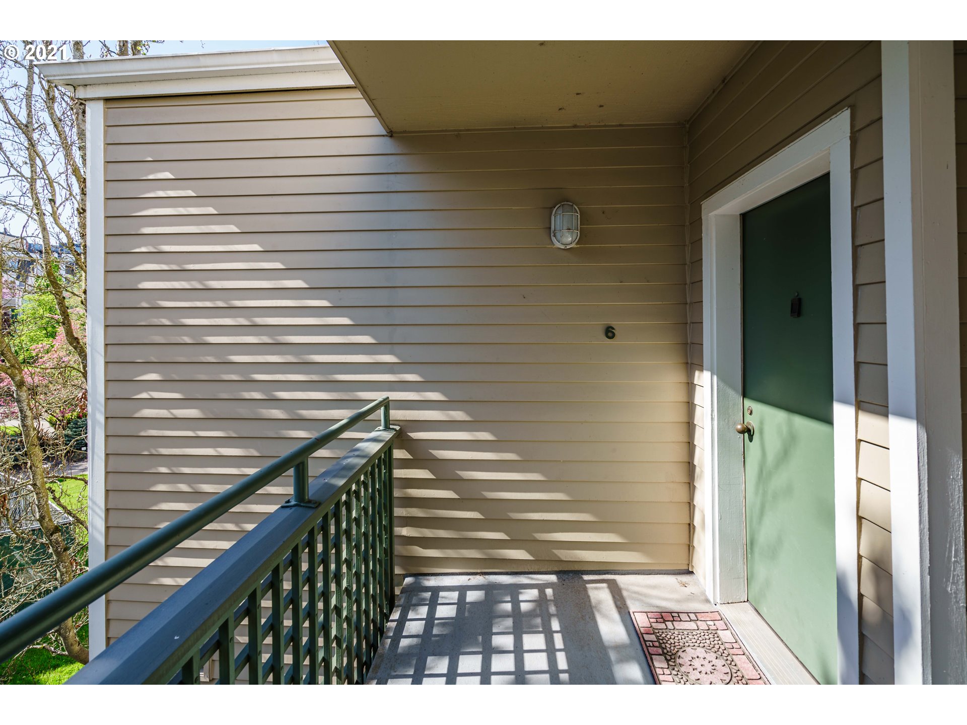 Photo #2: 21383891 Listing 