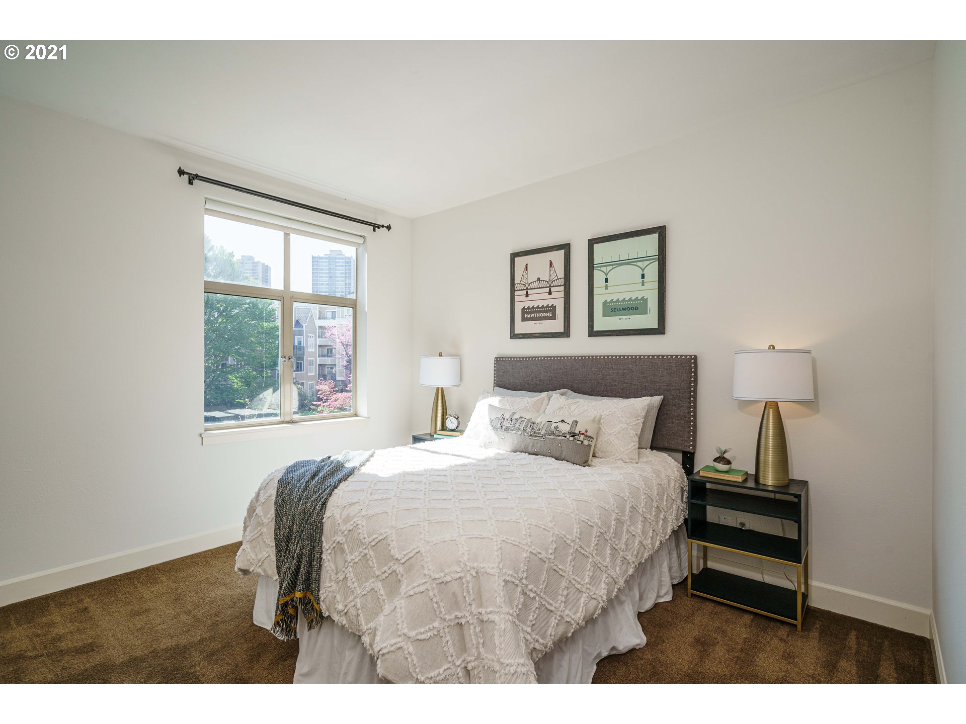 Photo #5: 21383891 Listing 