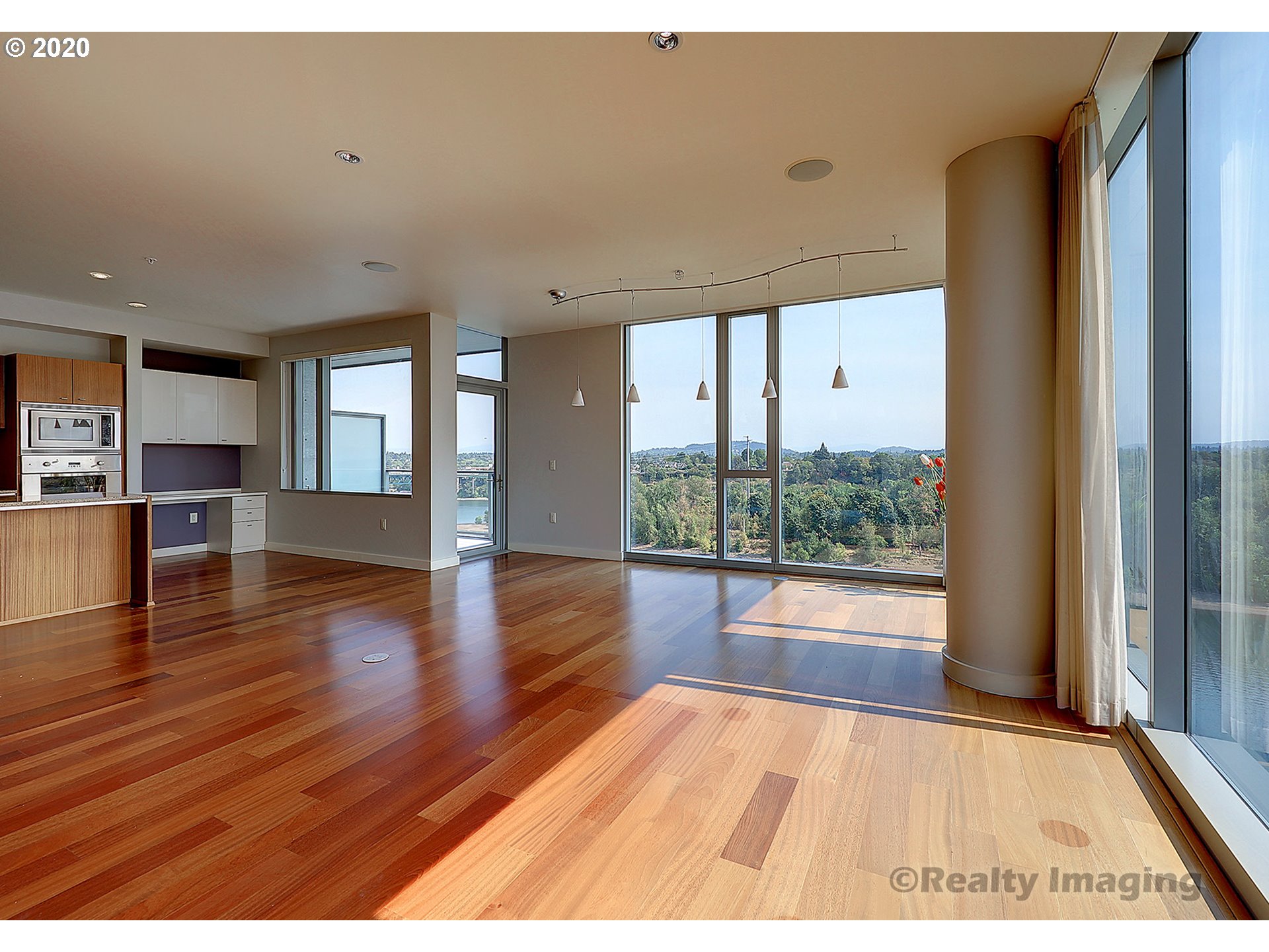 Photo #4: 21385257 Listing 