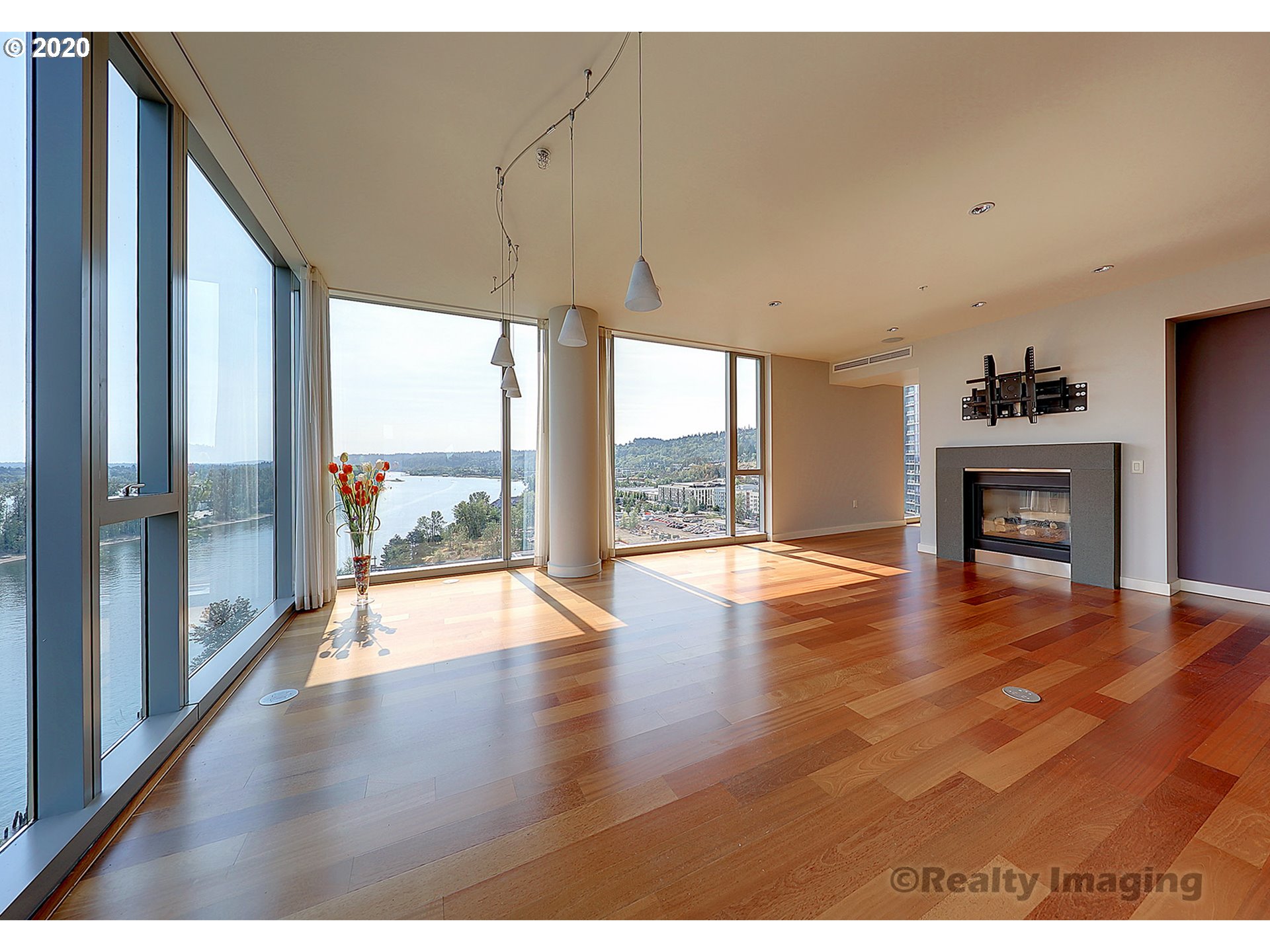 Photo #5: 21385257 Listing 