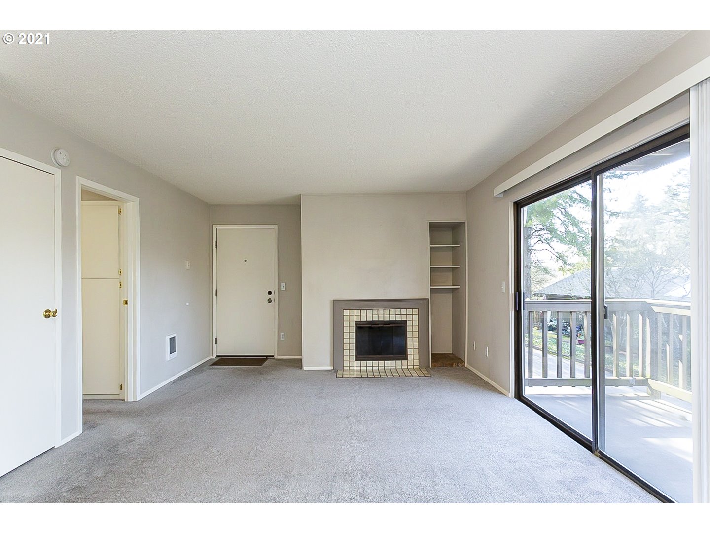 Photo #3: 21387970 Listing 