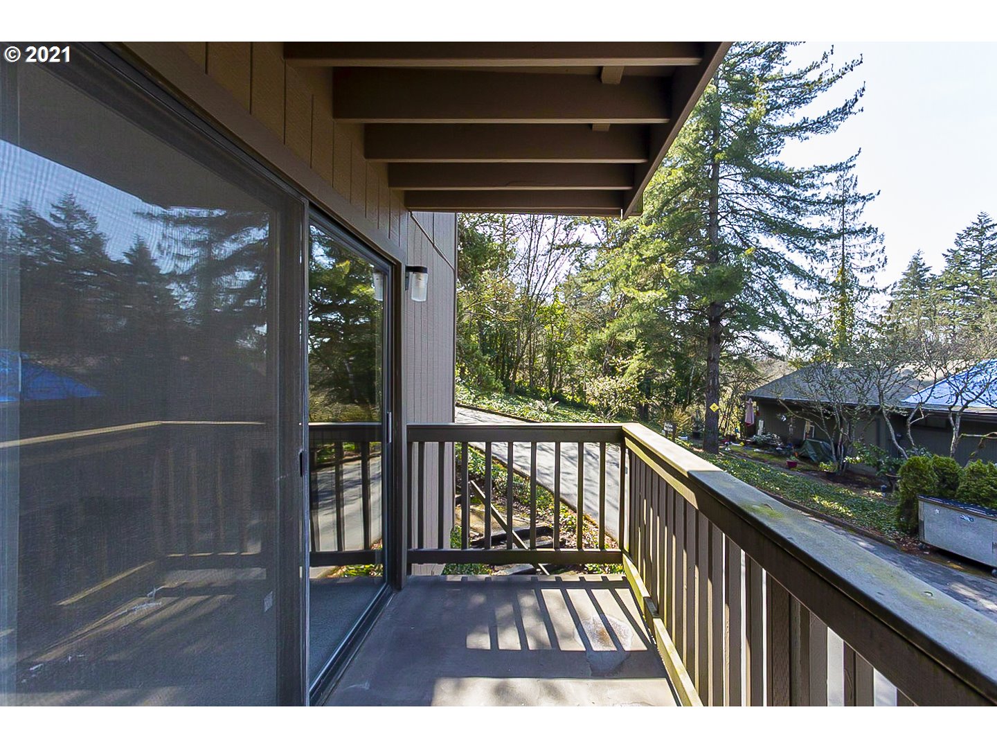 Photo #5: 21387970 Listing 