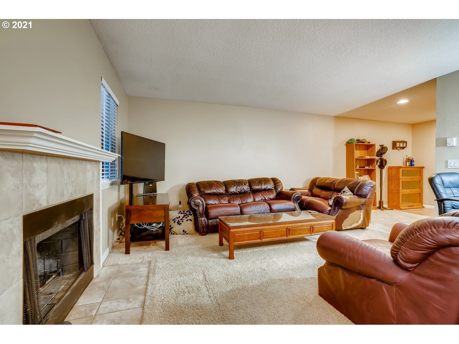 Photo #6: 21387983 Listing 