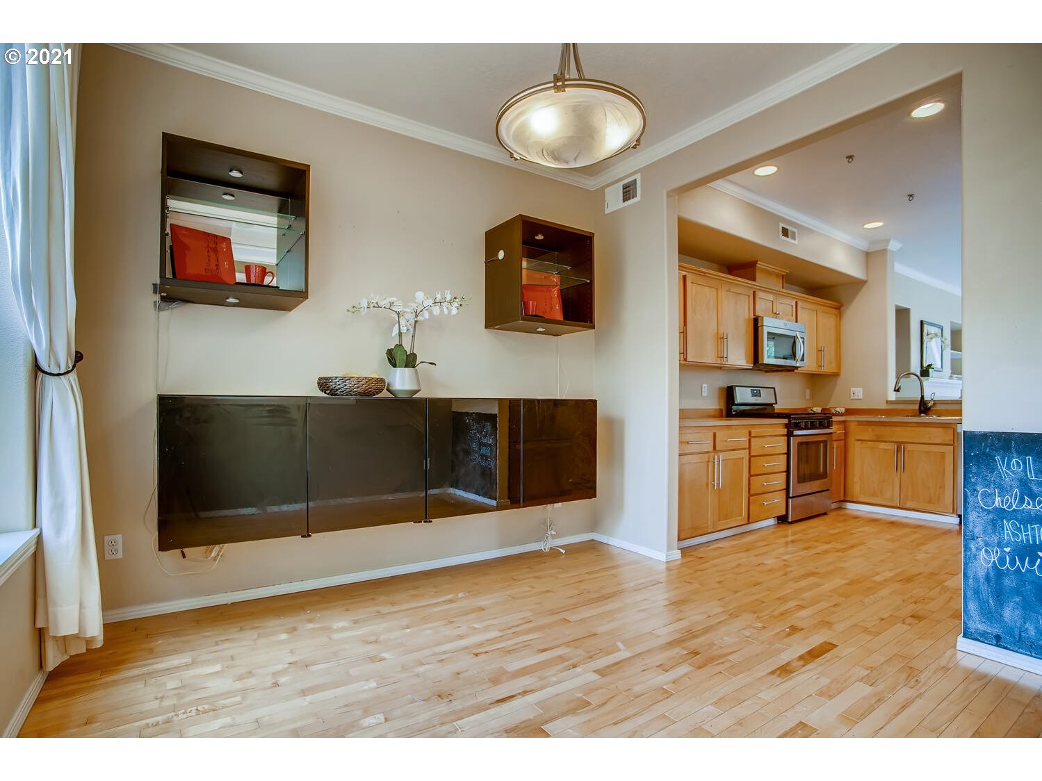 Photo #4: 21392622 Listing 