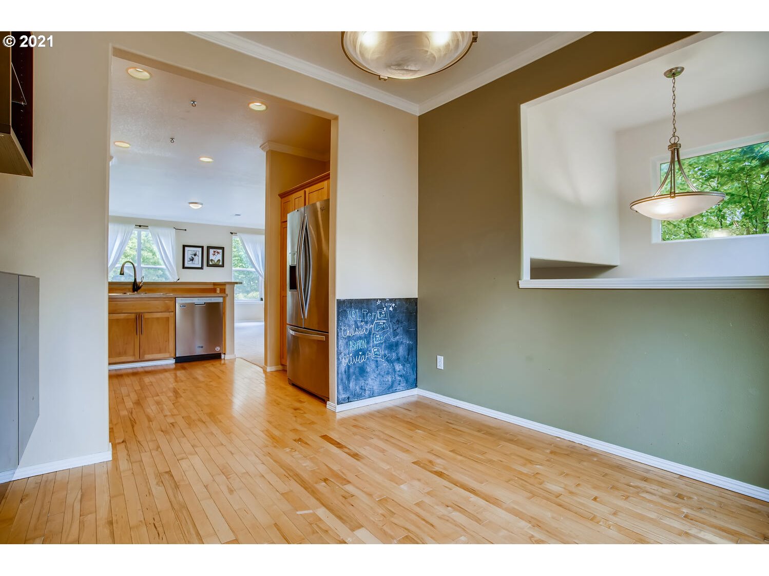 Photo #5: 21392622 Listing 