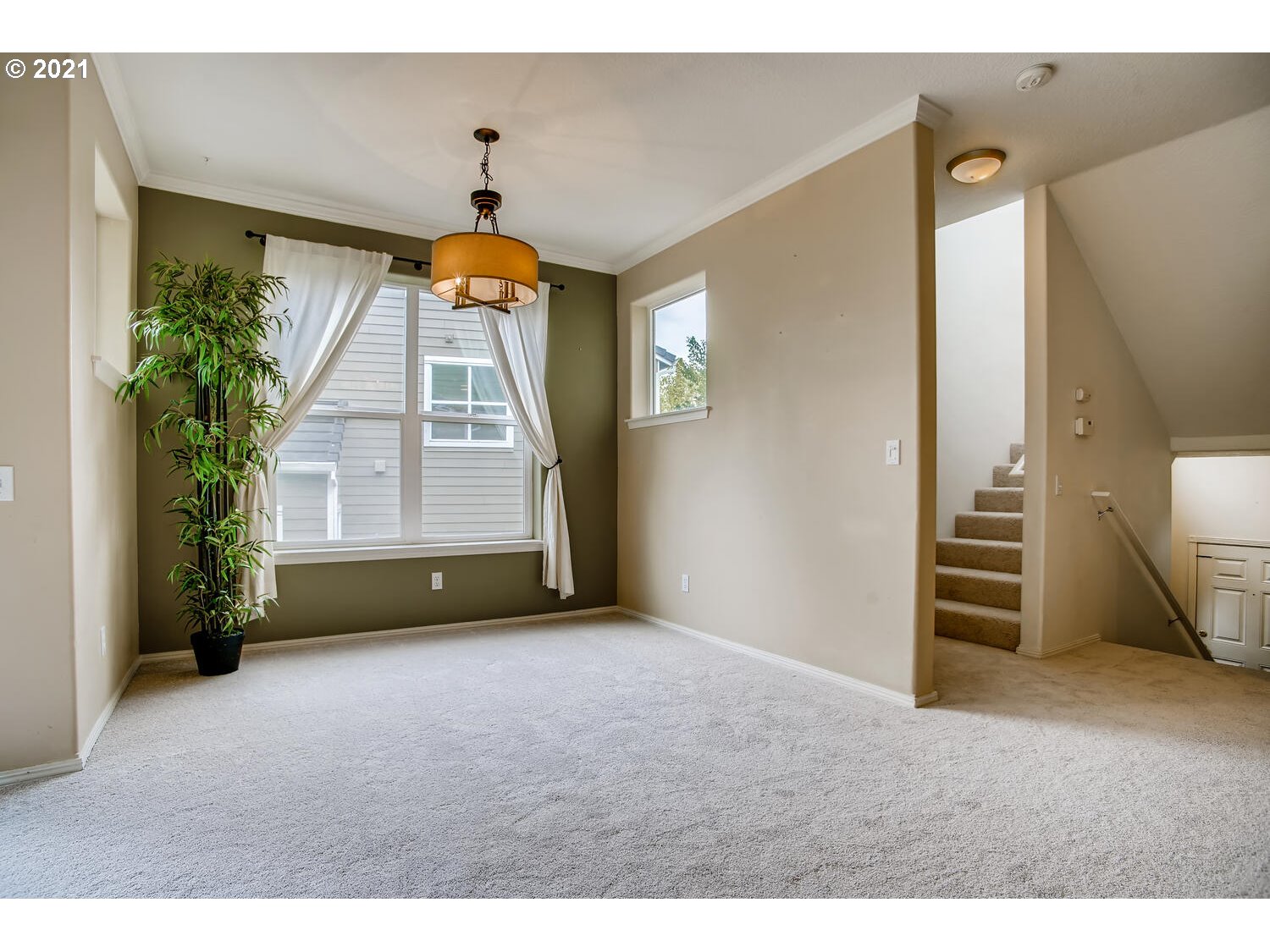 Photo #3: 21392622 Listing 