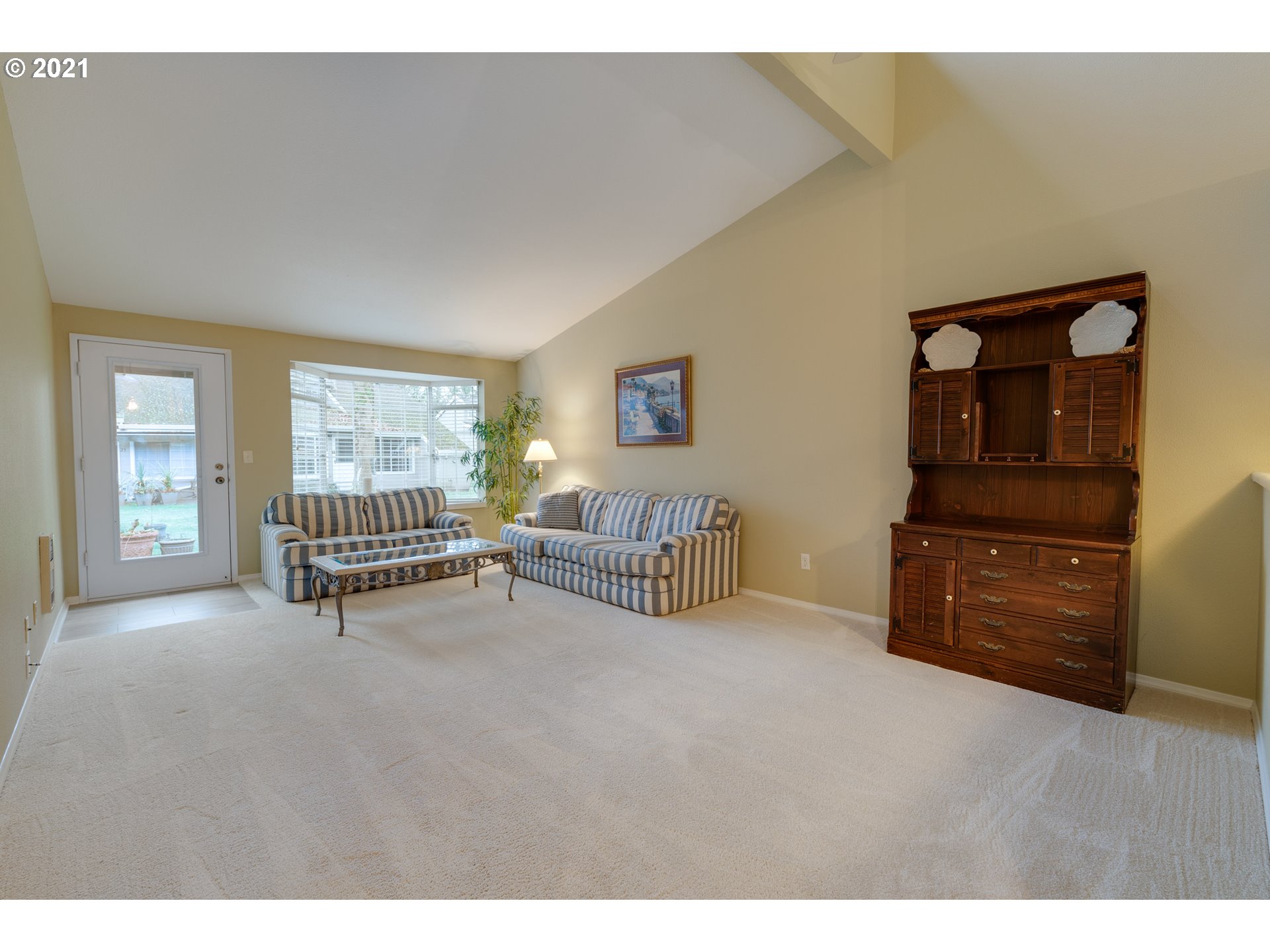 Photo #5: 21392719 Listing 