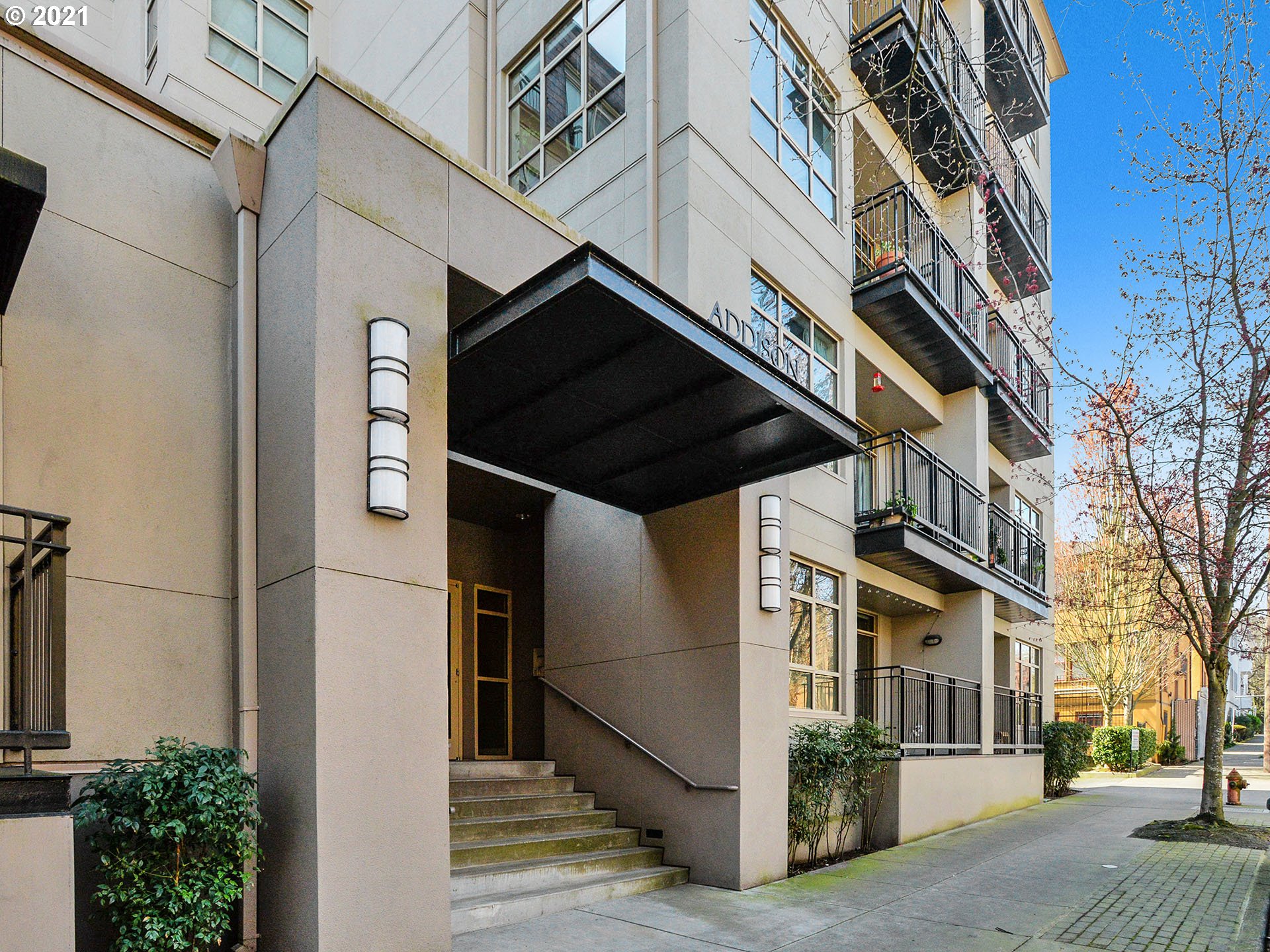 Photo #2: 21394197 Listing 