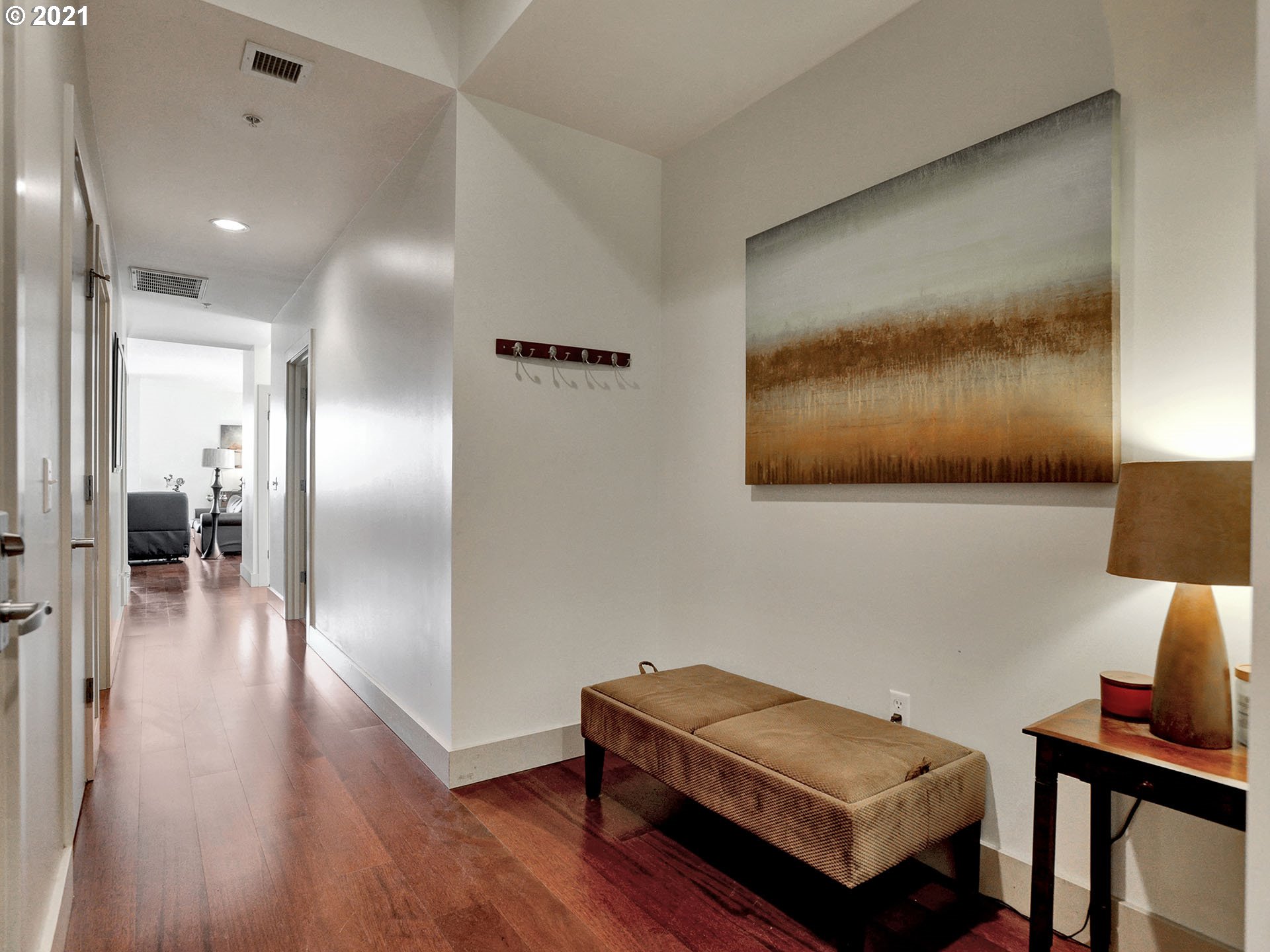 Photo #4: 21394197 Listing 