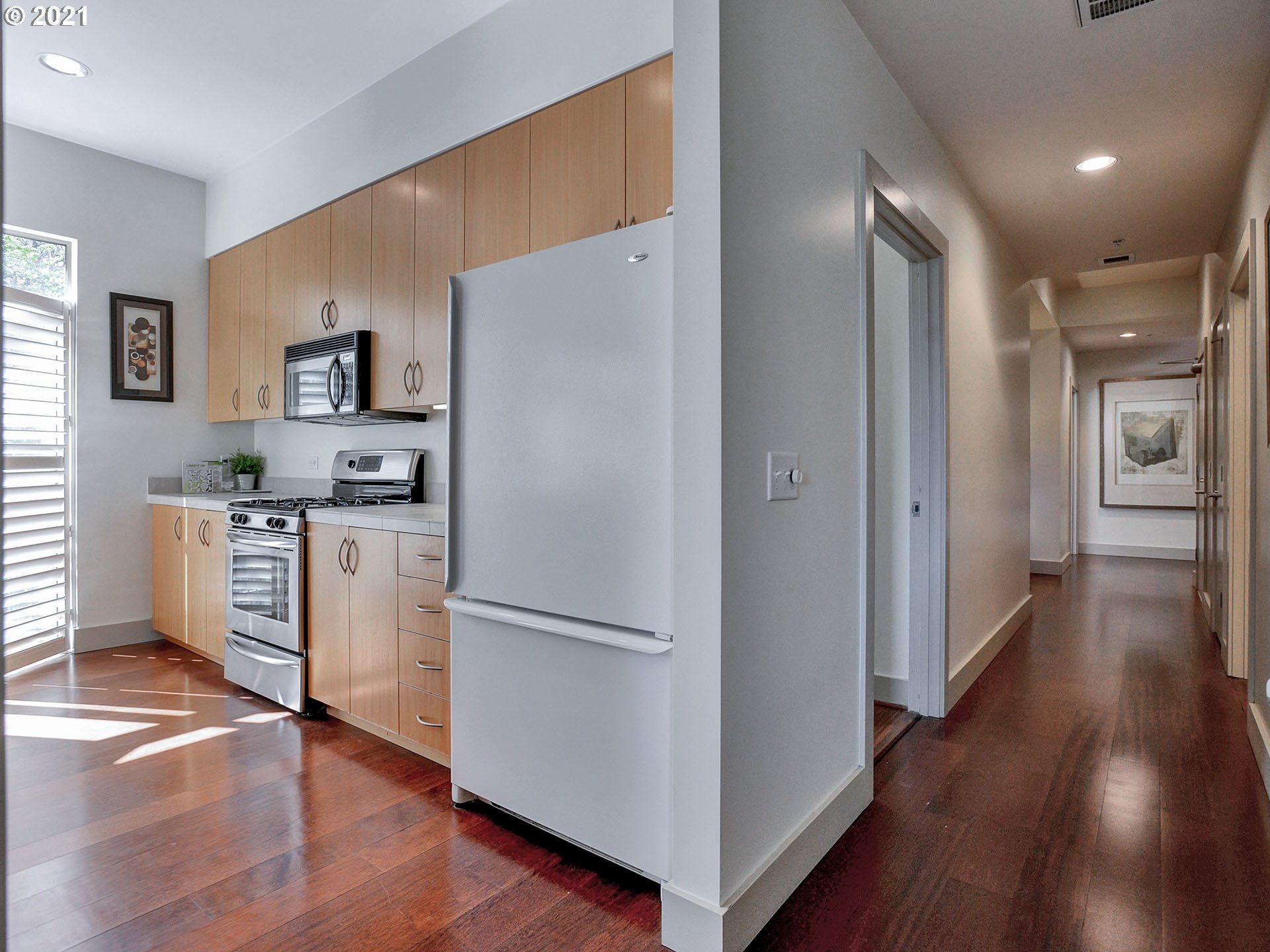 Photo #5: 21394197 Listing 