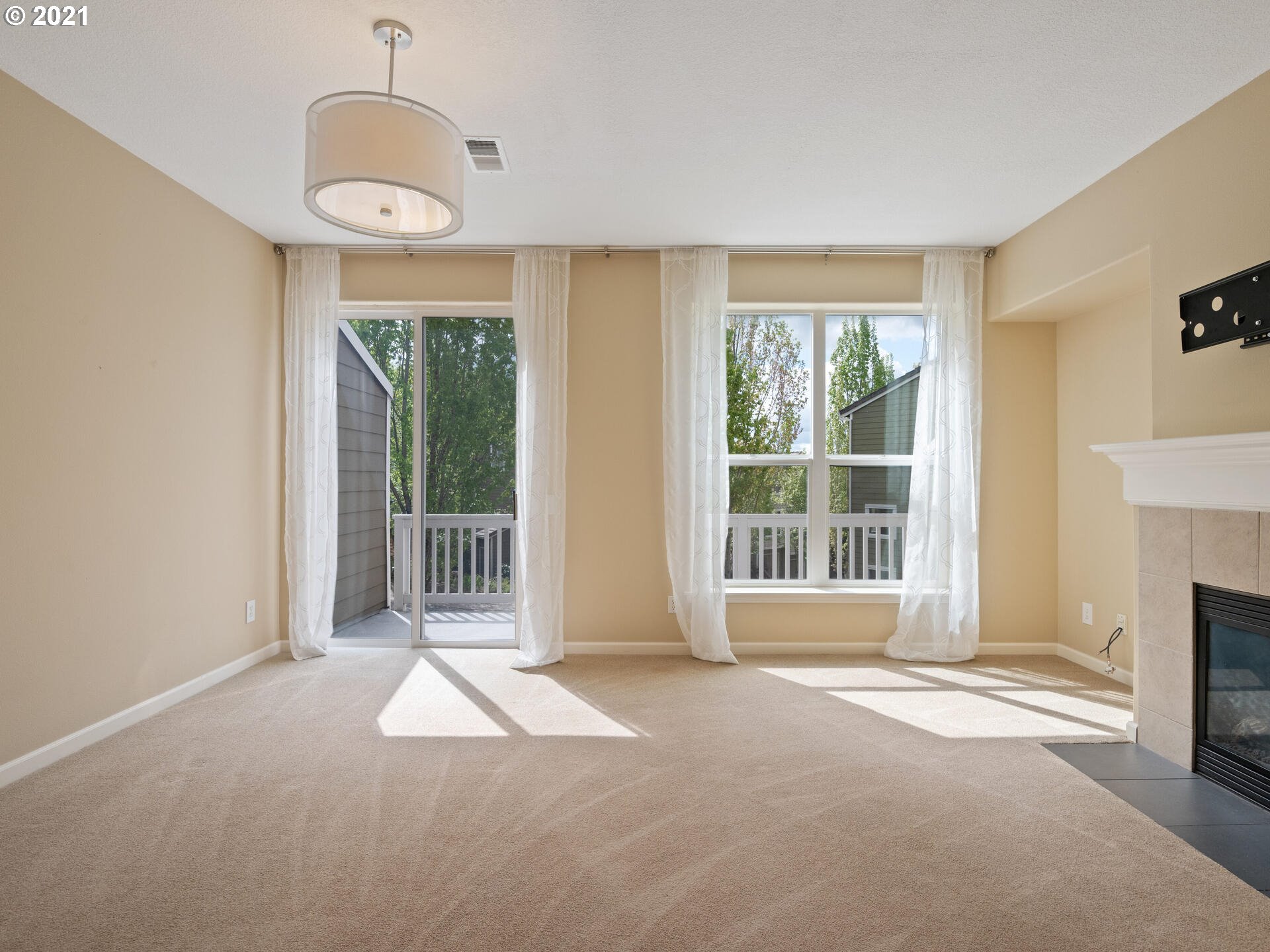 Photo #4: 21394439 Listing 