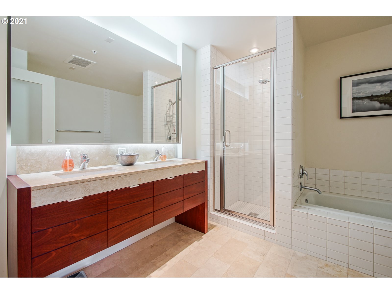 Photo #4: 21394711 Listing 