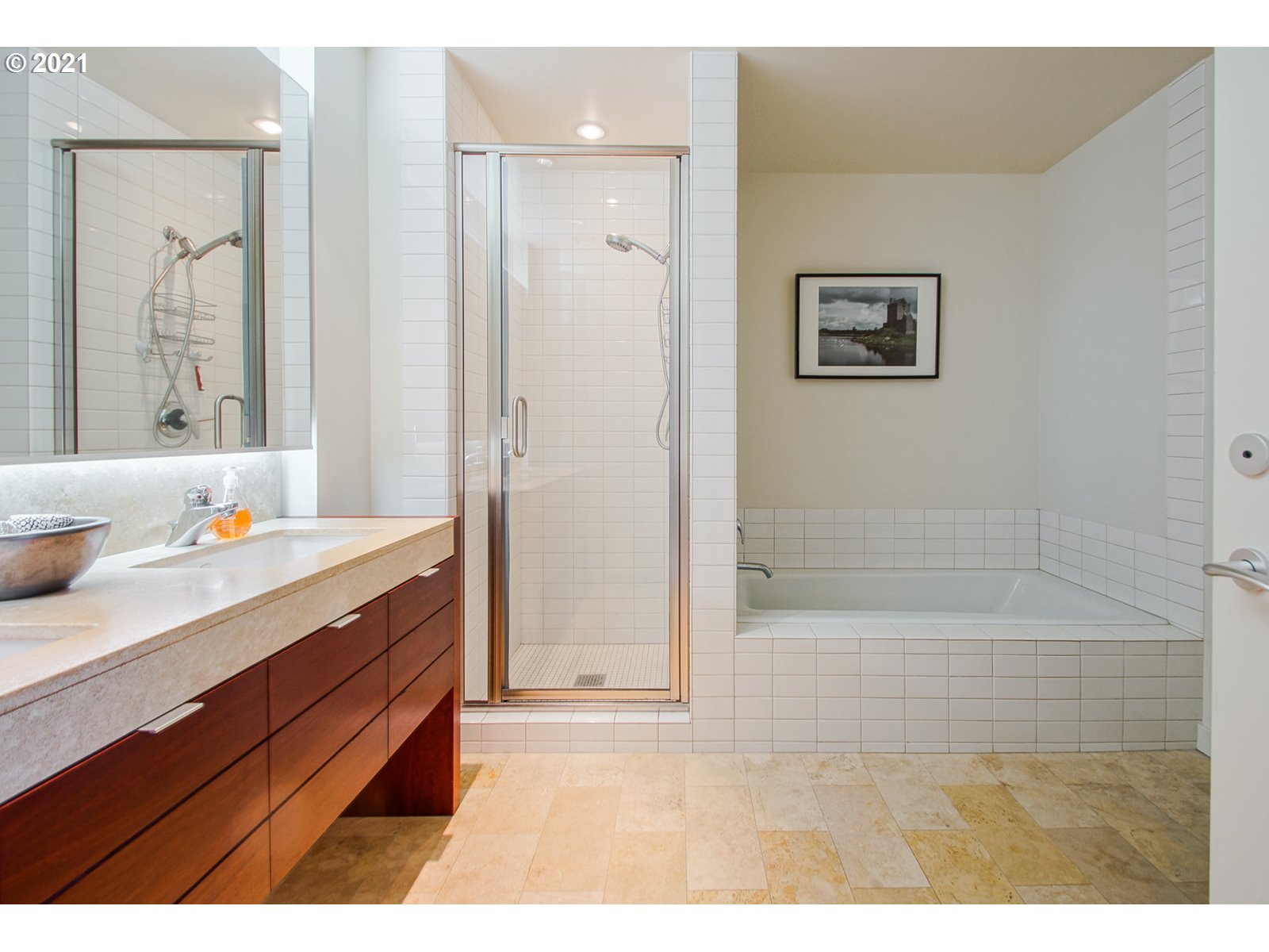 Photo #6: 21394711 Listing 