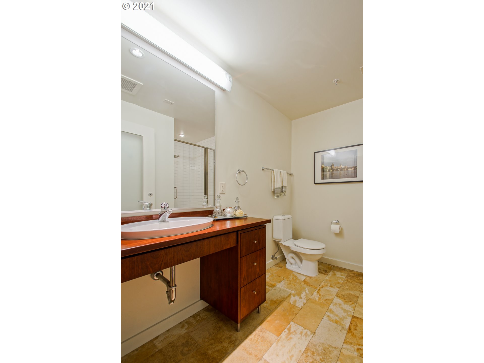 Photo #2: 21394711 Listing 