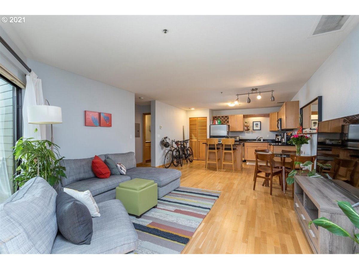 Photo #5: 21397646 Listing 