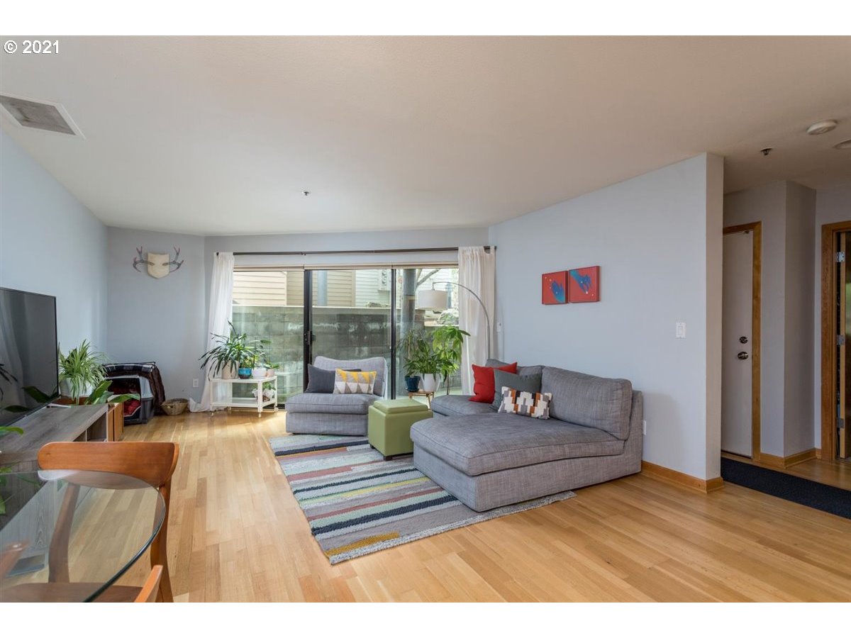 Photo #4: 21397646 Listing 