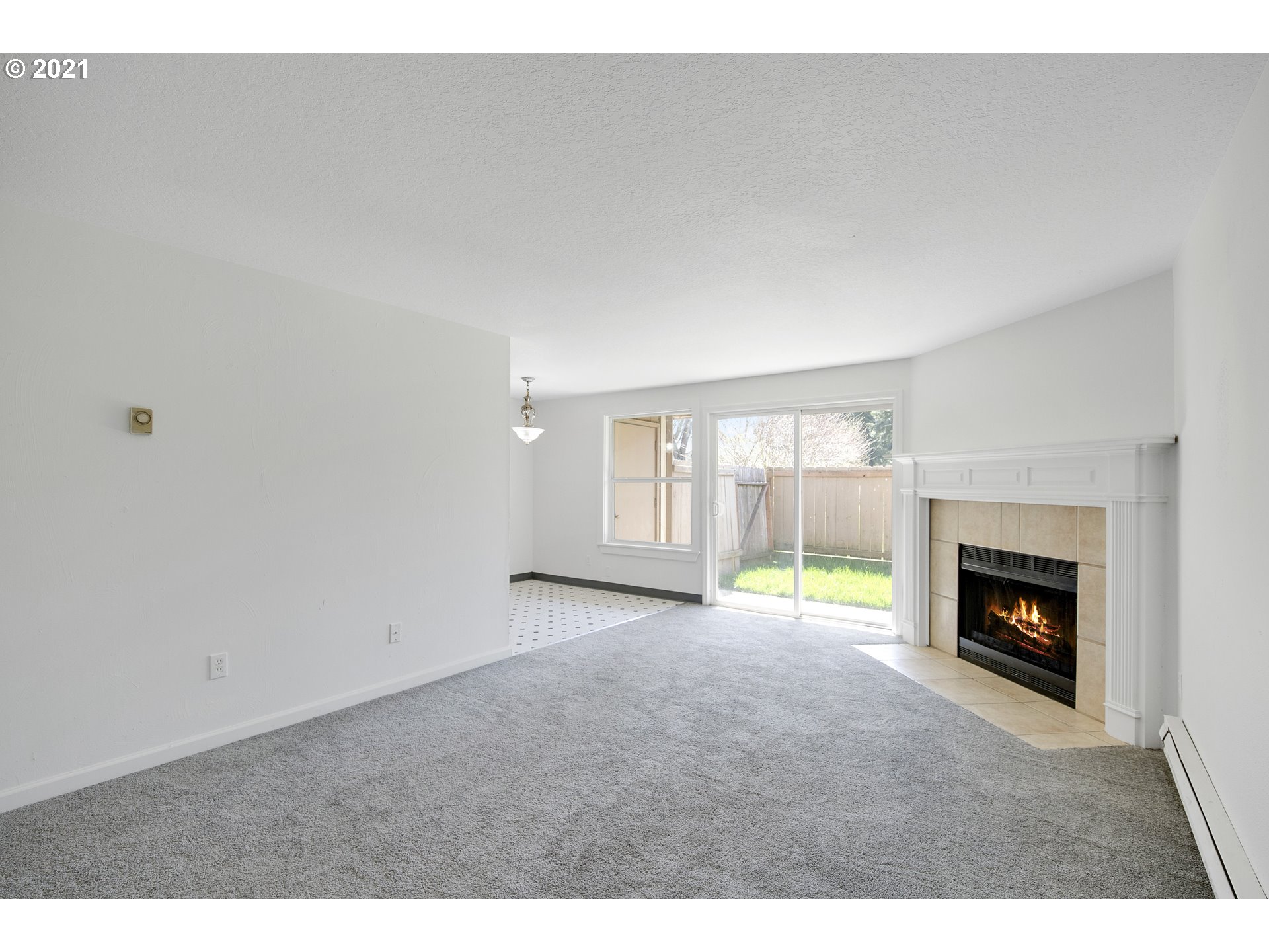 Photo #4: 21398658 Listing 