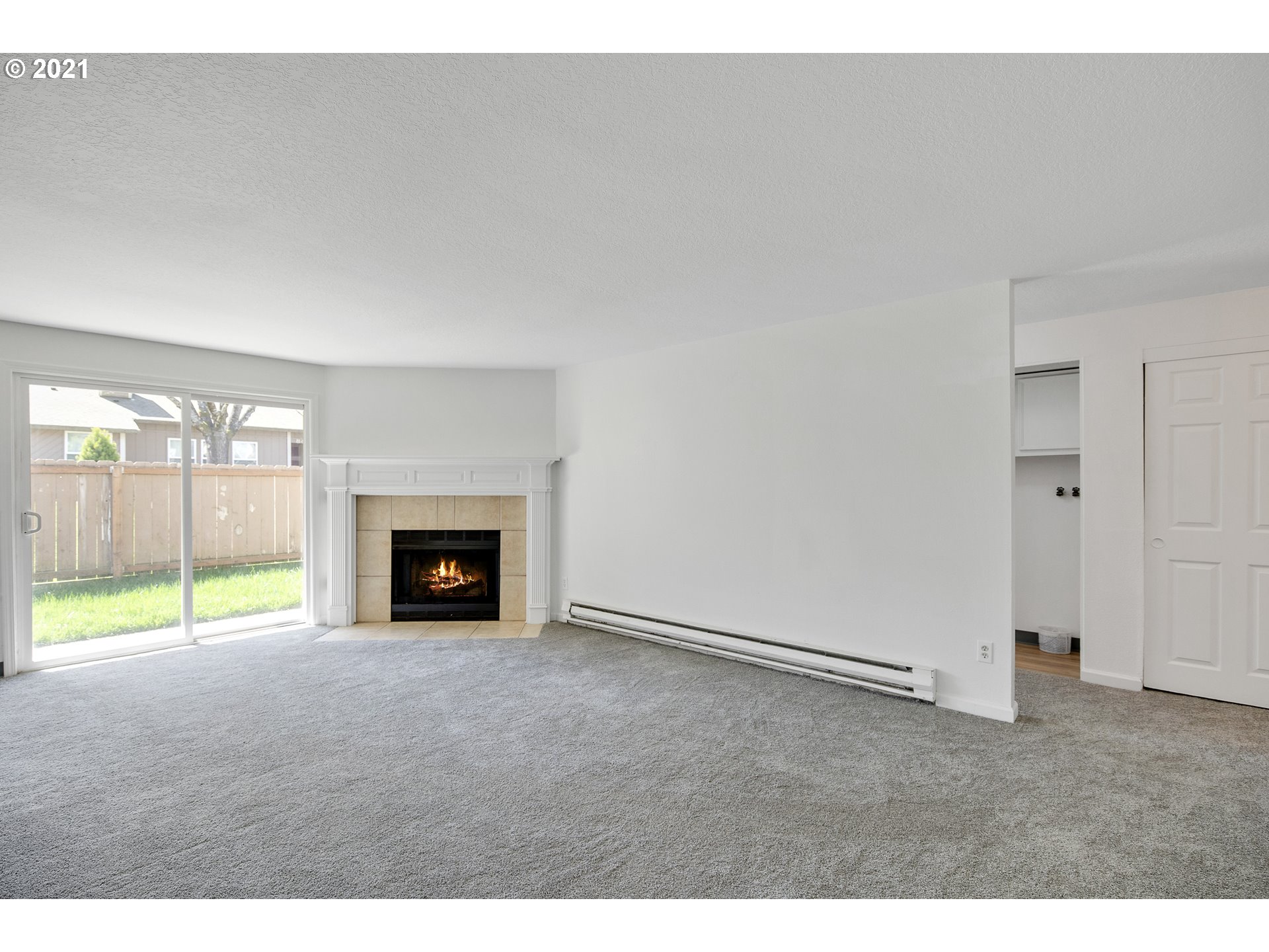 Photo #5: 21398658 Listing 