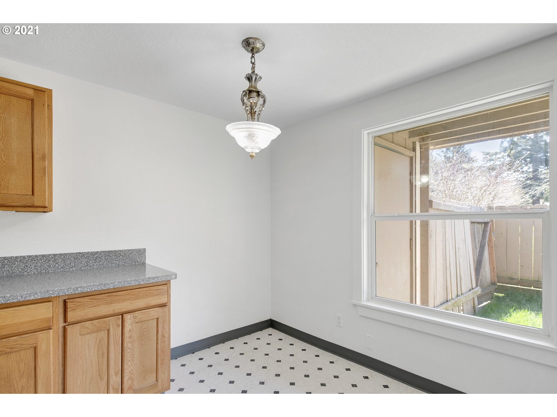 Photo #2: 21398658 Listing 