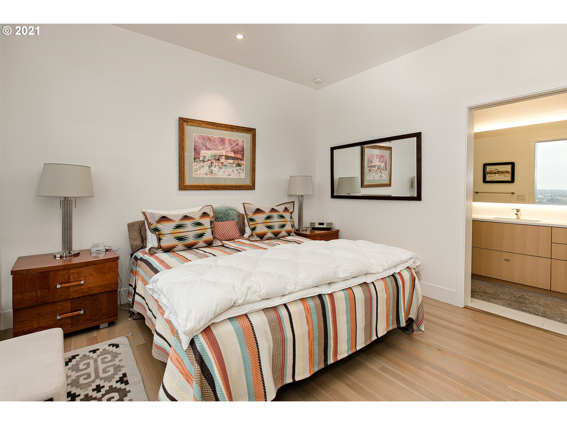 Photo #2: 21399632 Listing 