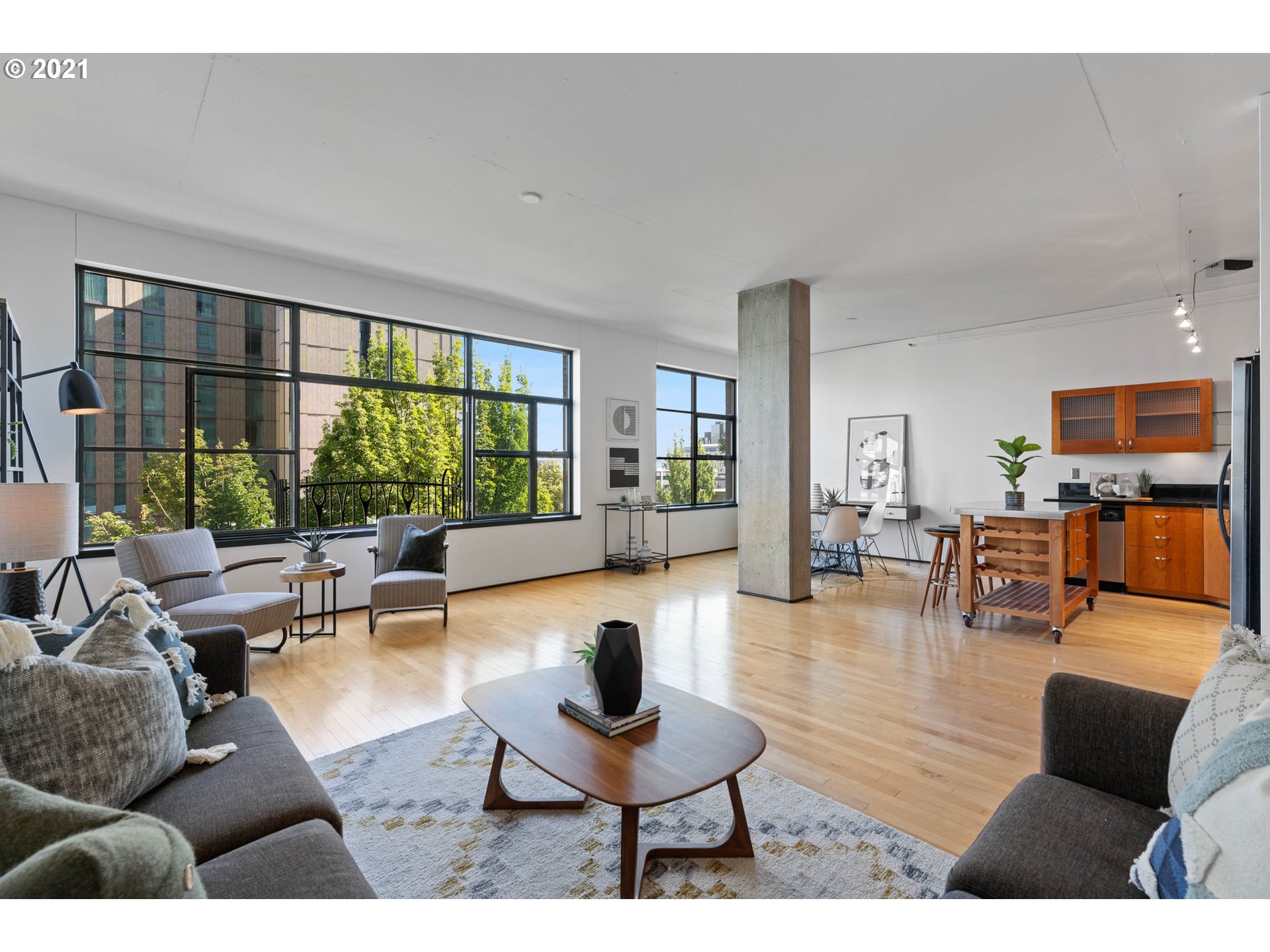 Photo #6: 21403260 Listing 