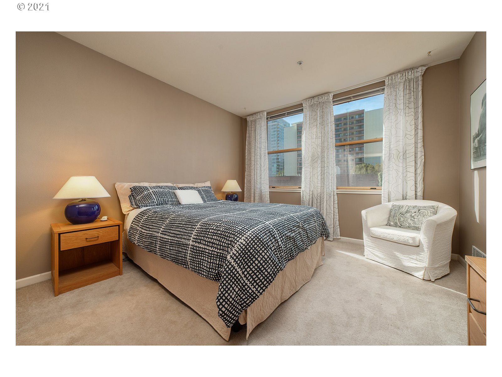 Photo #2: 21403570 Listing 