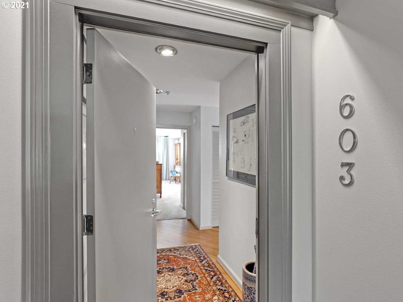 Photo #4: 21405190 Listing 