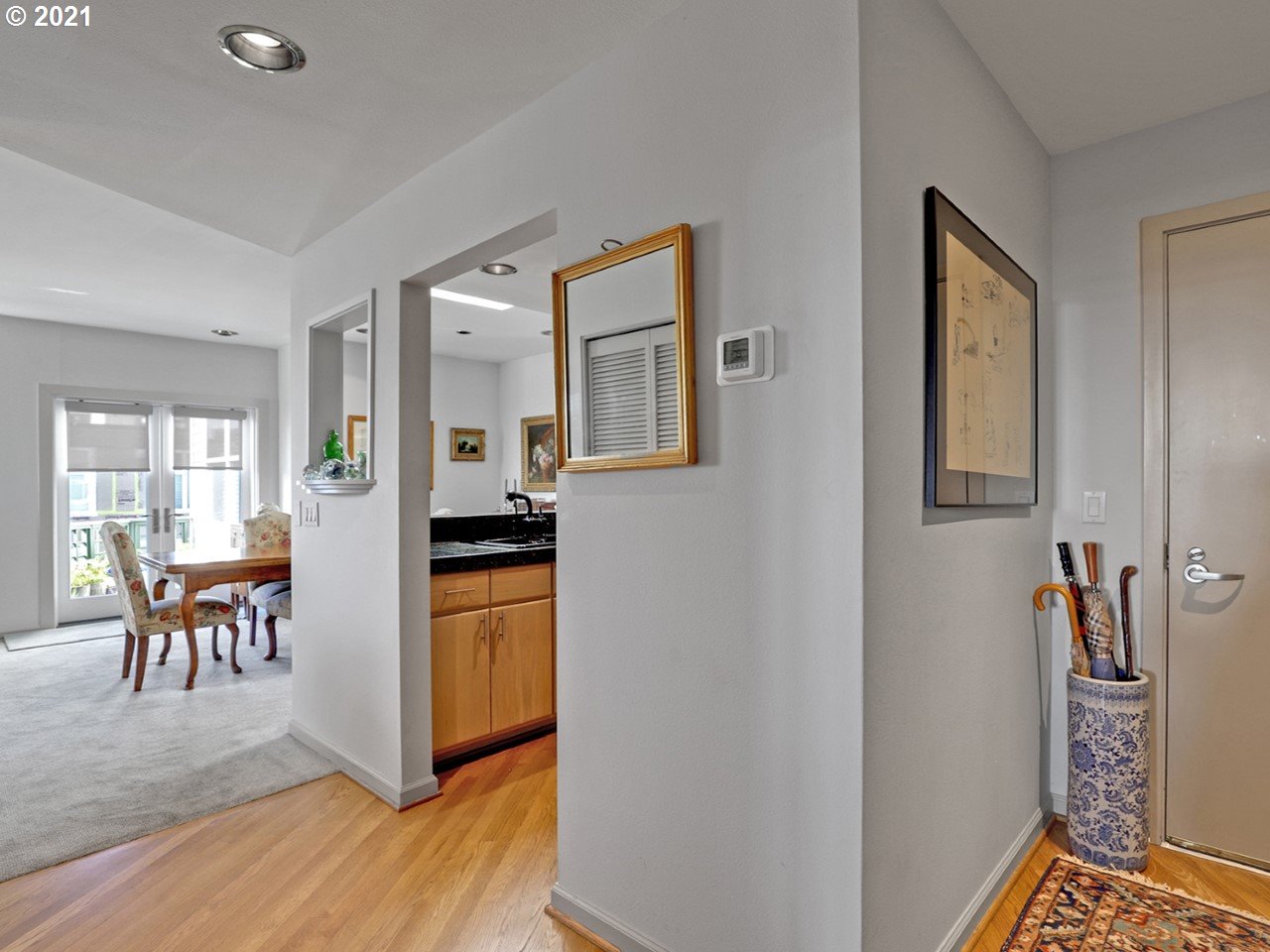 Photo #6: 21405190 Listing 