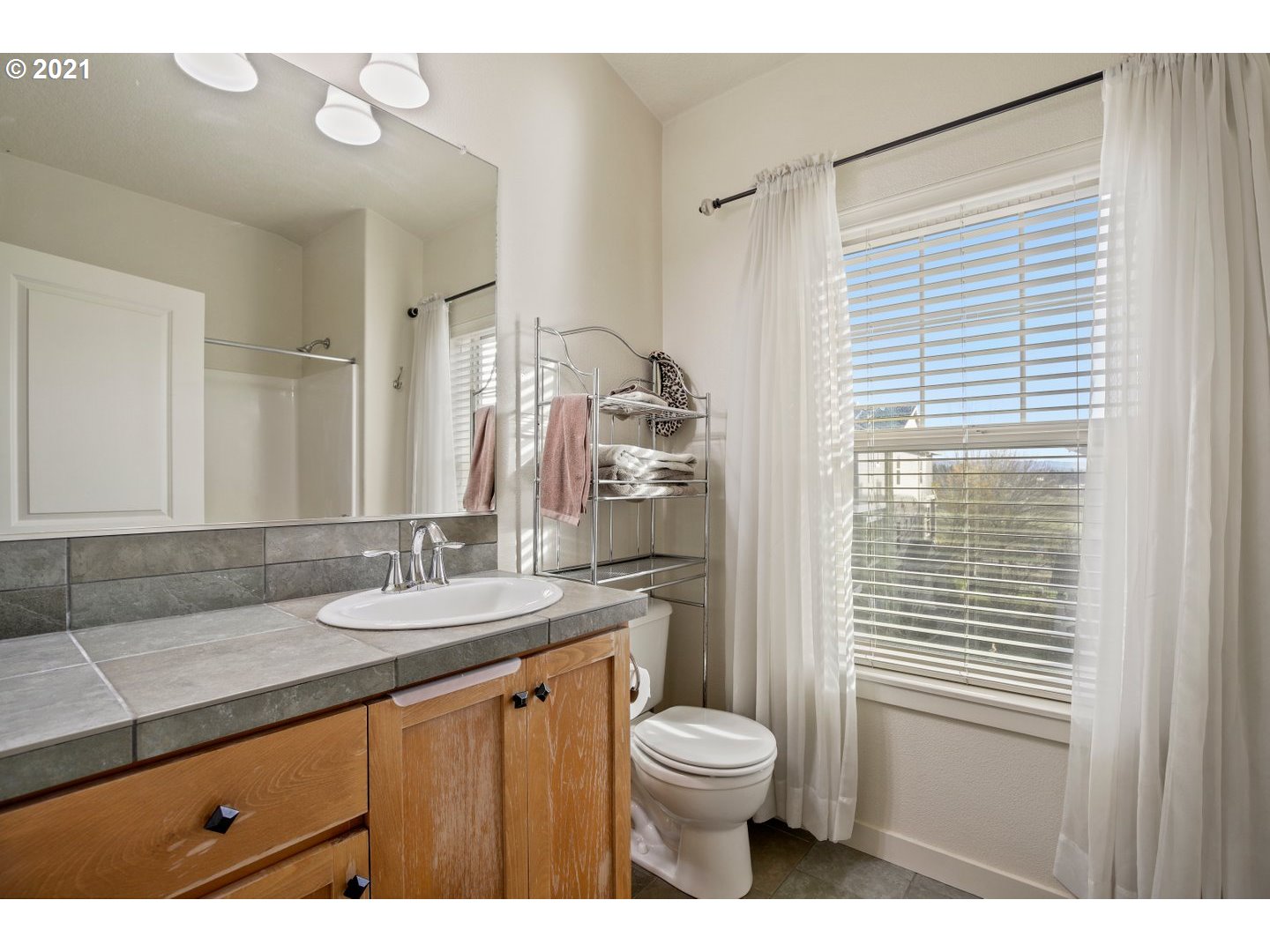 Photo #5: 21405978 Listing 