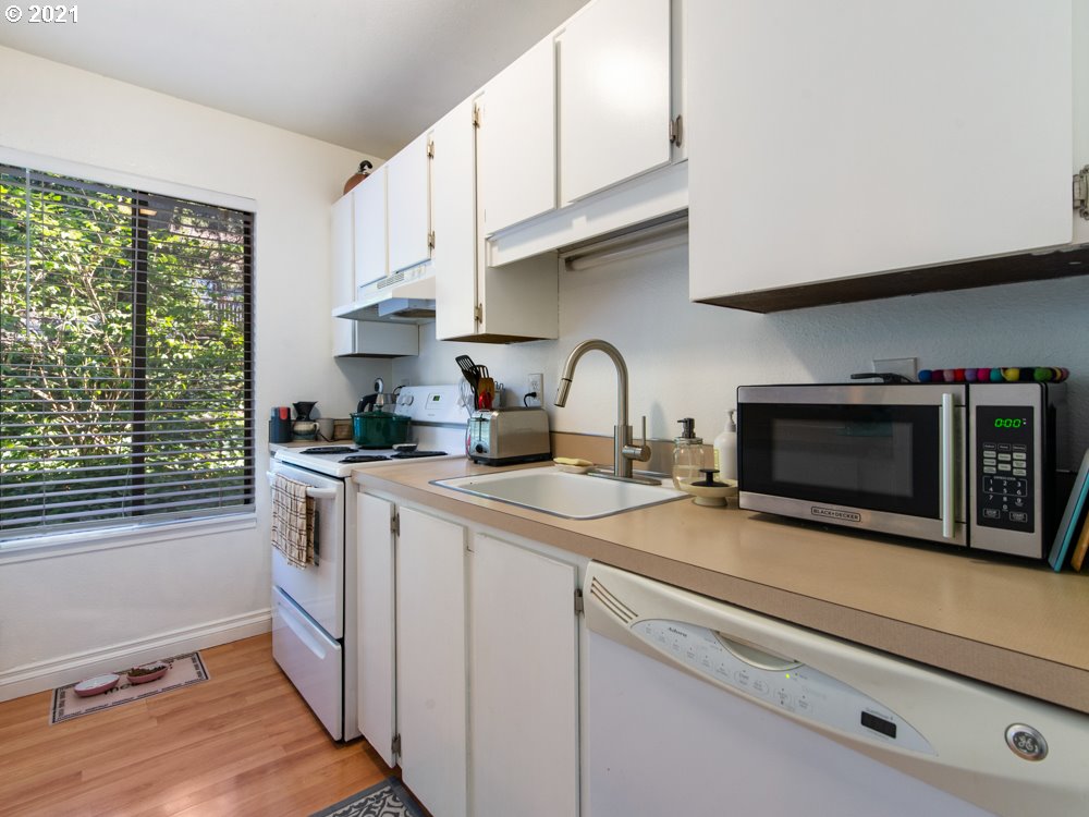 Photo #2: 21407152 Listing 