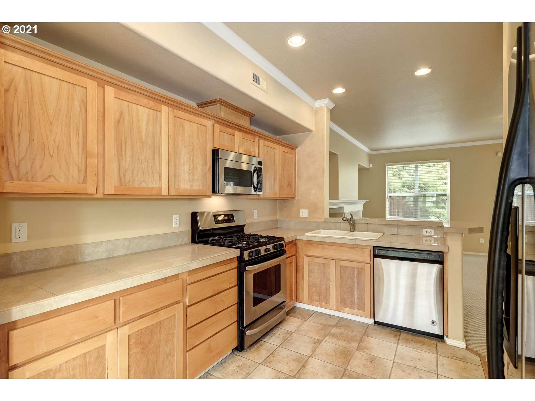 Photo #5: 21407795 Listing 