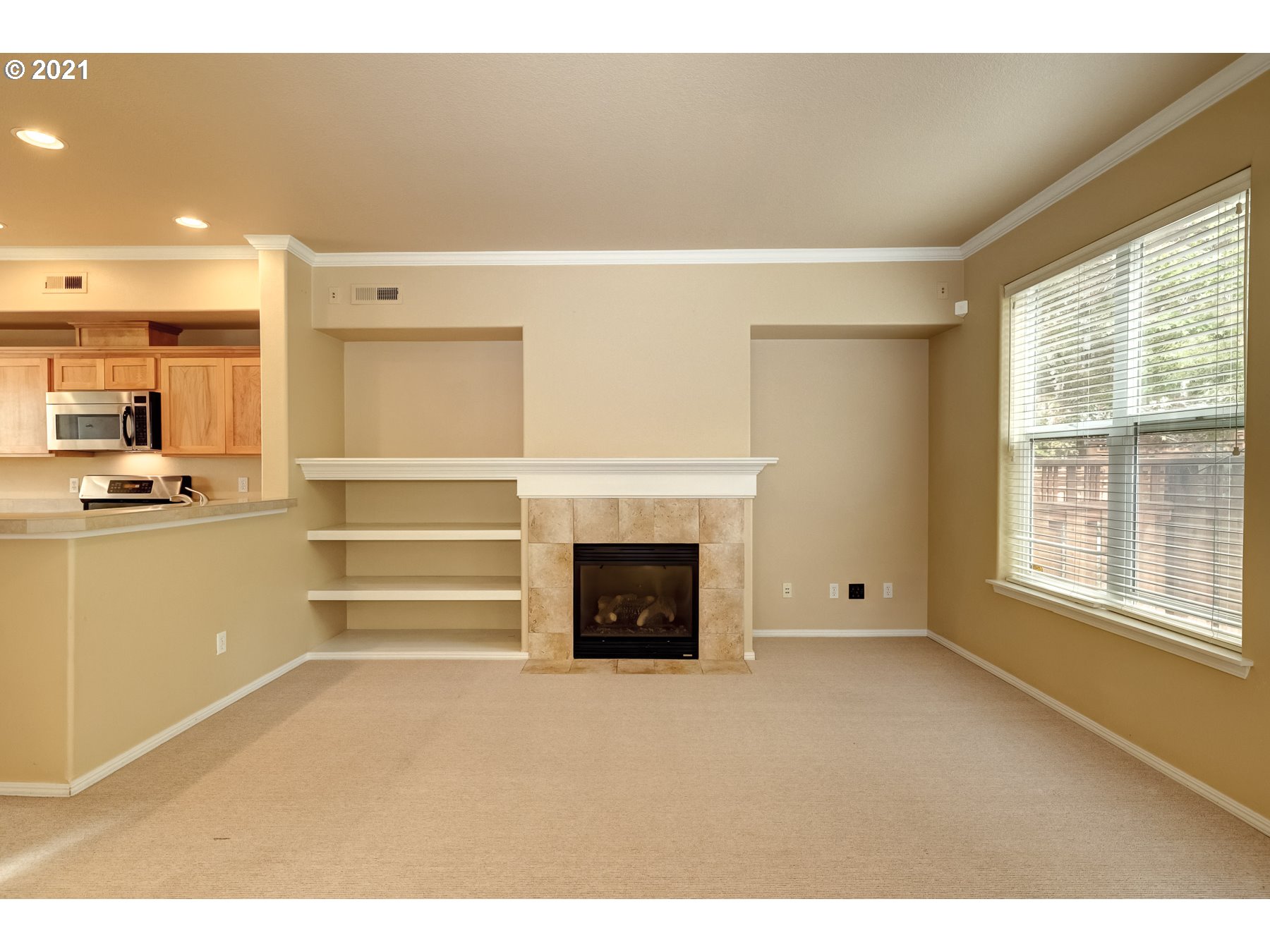 Photo #2: 21407795 Listing 