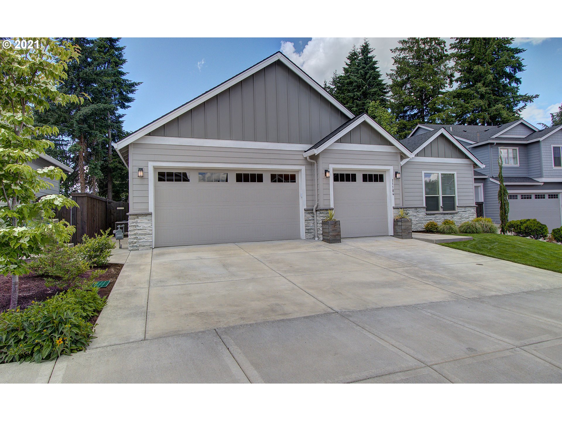 11104 NE 61ST CT (1 of 32)