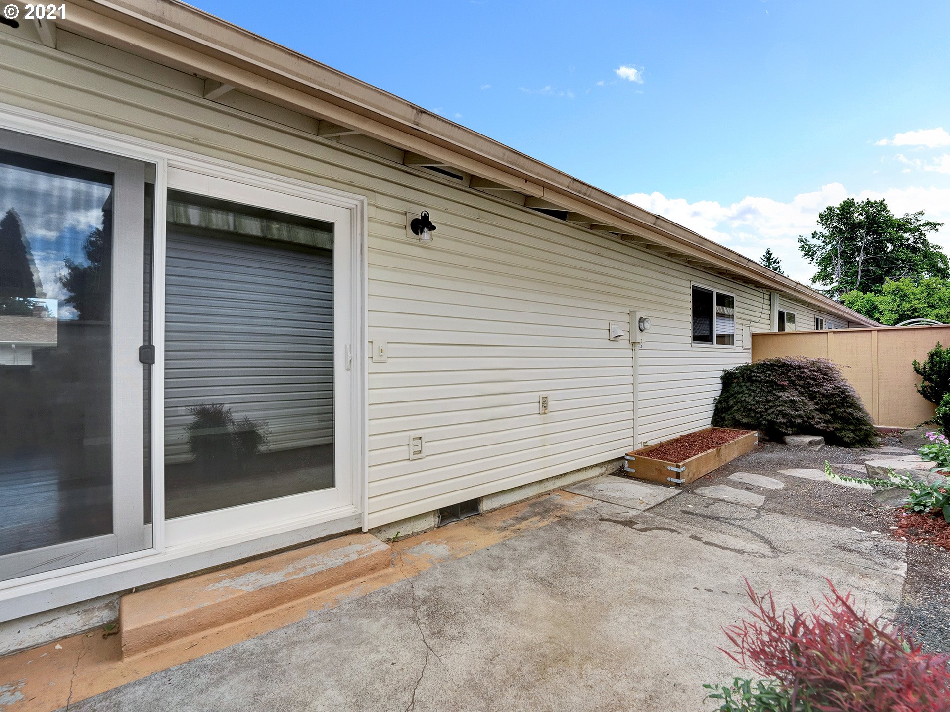 Photo #2: 21411964 Listing 