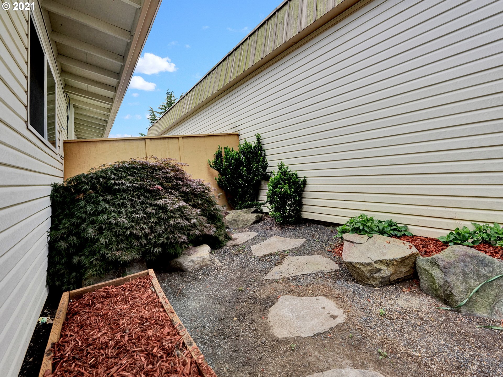 Photo #5: 21411964 Listing 