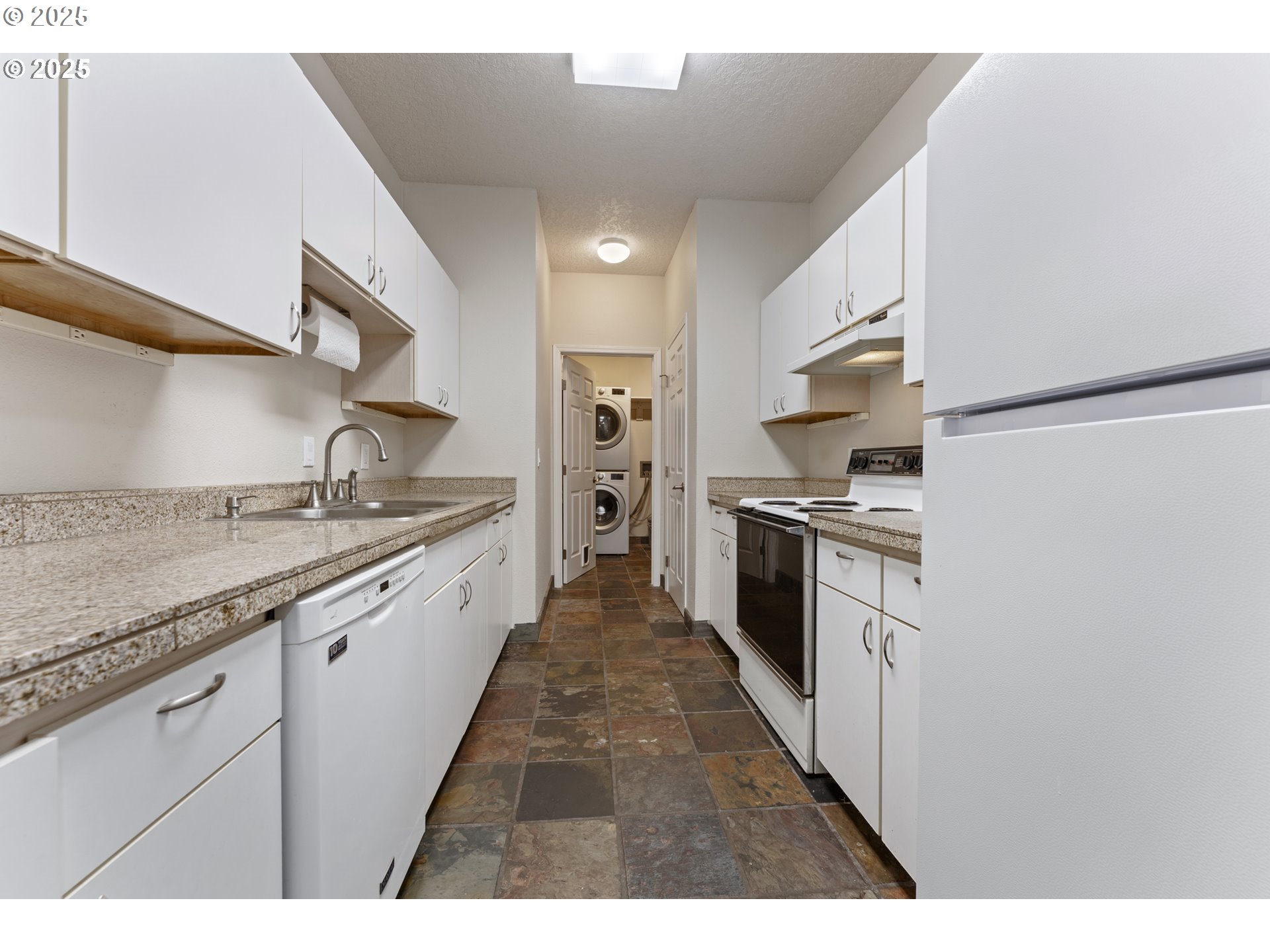 Photo #26: 214145358 Listing: Photo #26