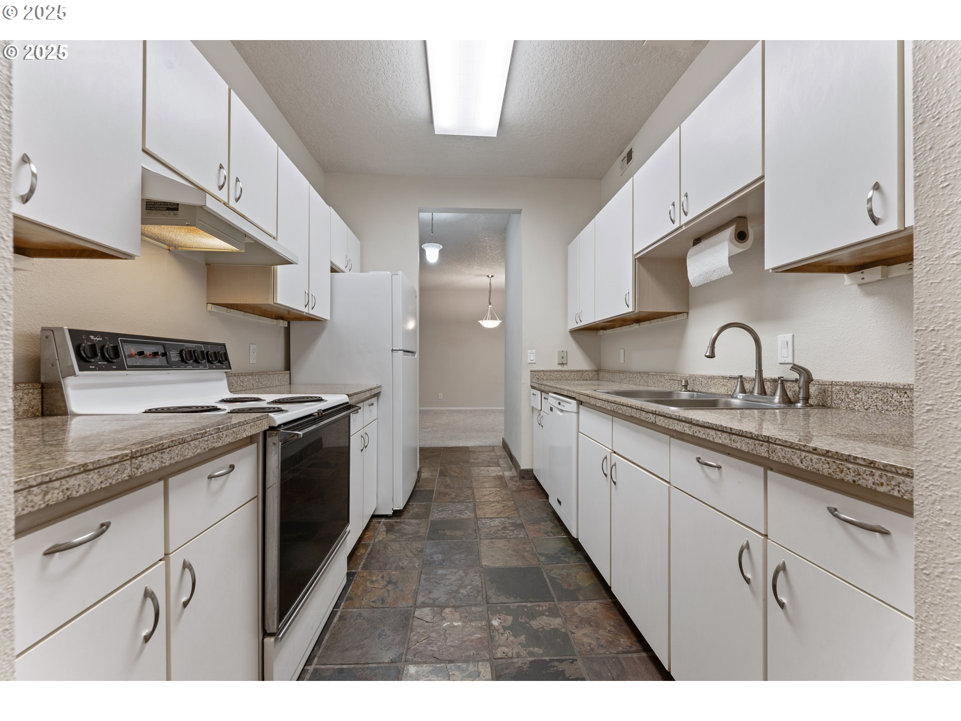 Photo #28: 214145358 Listing: Photo #28