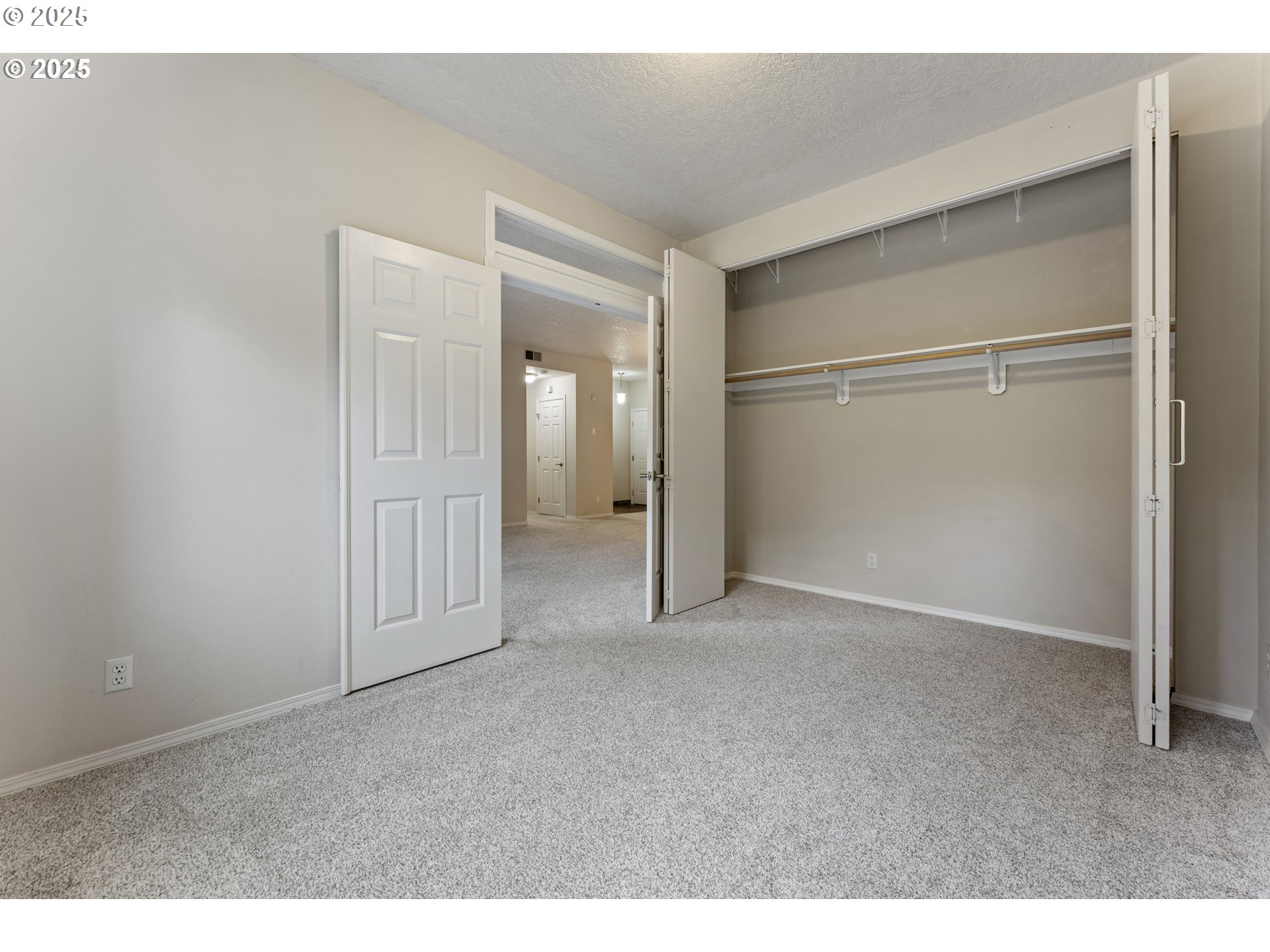 Photo #33: 214145358 Listing: Photo #33