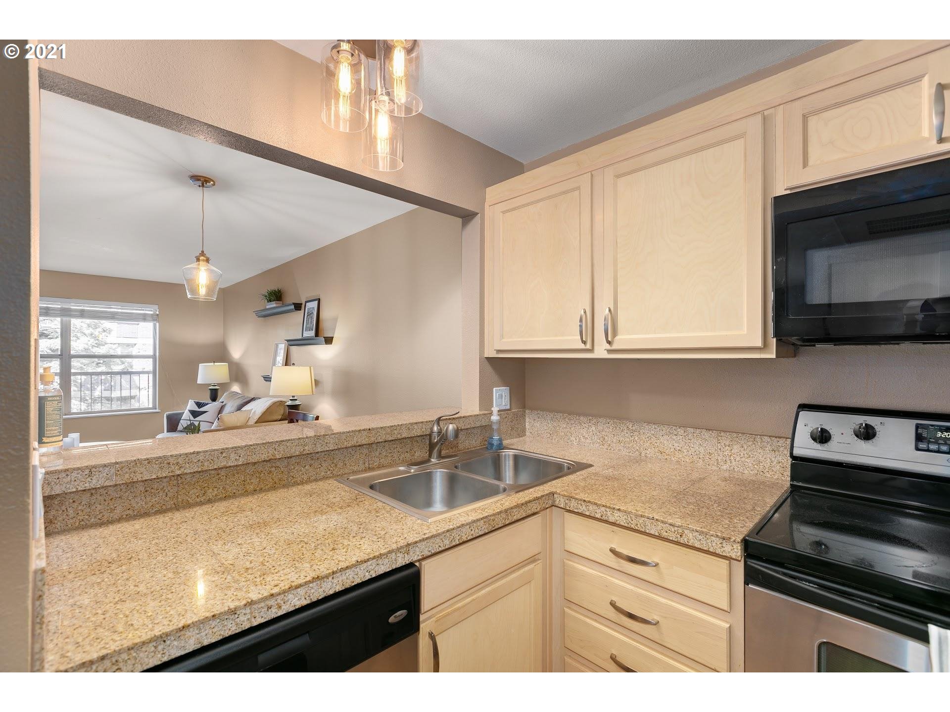 Photo #4: 21415068 Listing 