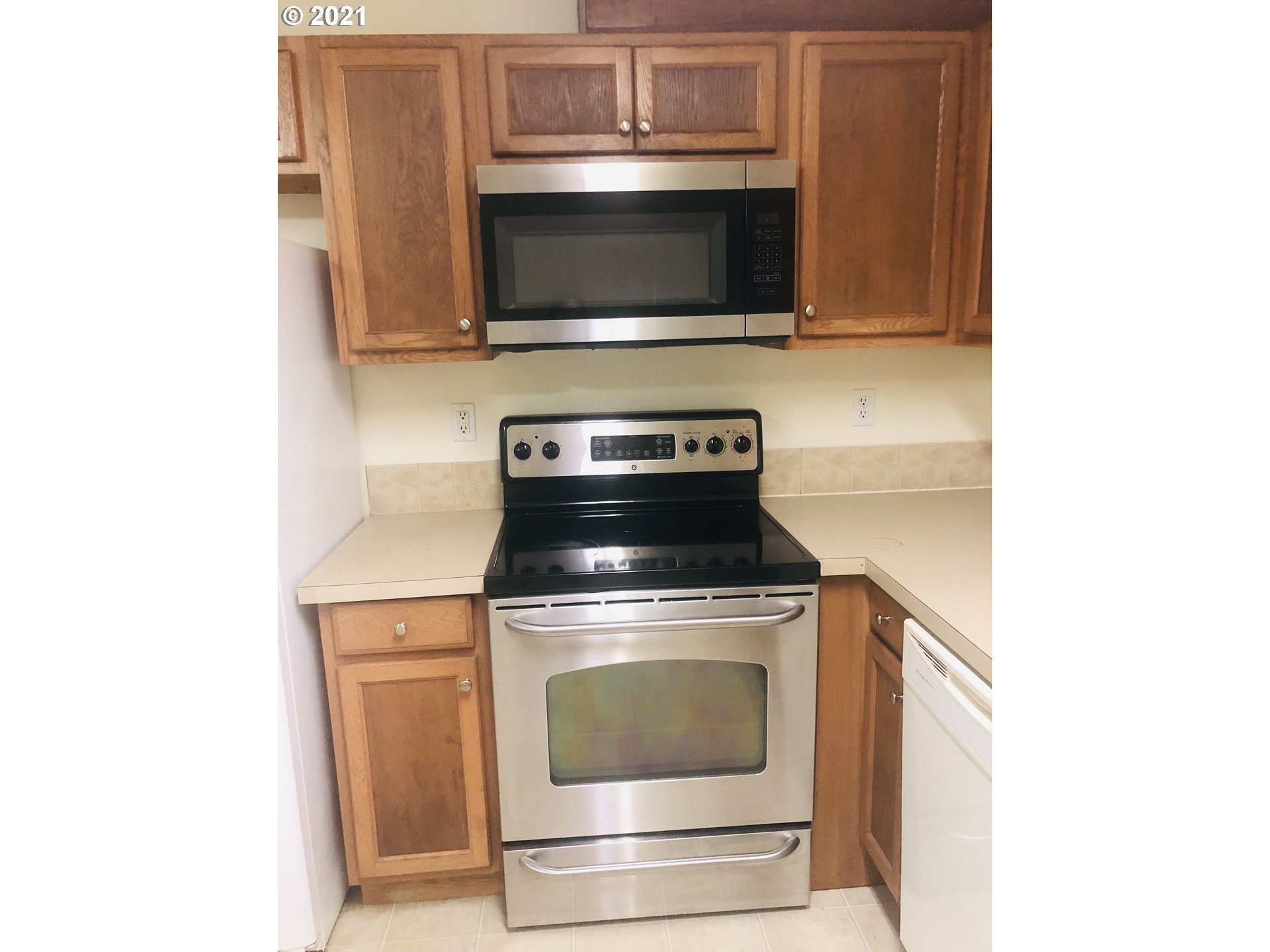 Photo #6: 21418942 Listing 