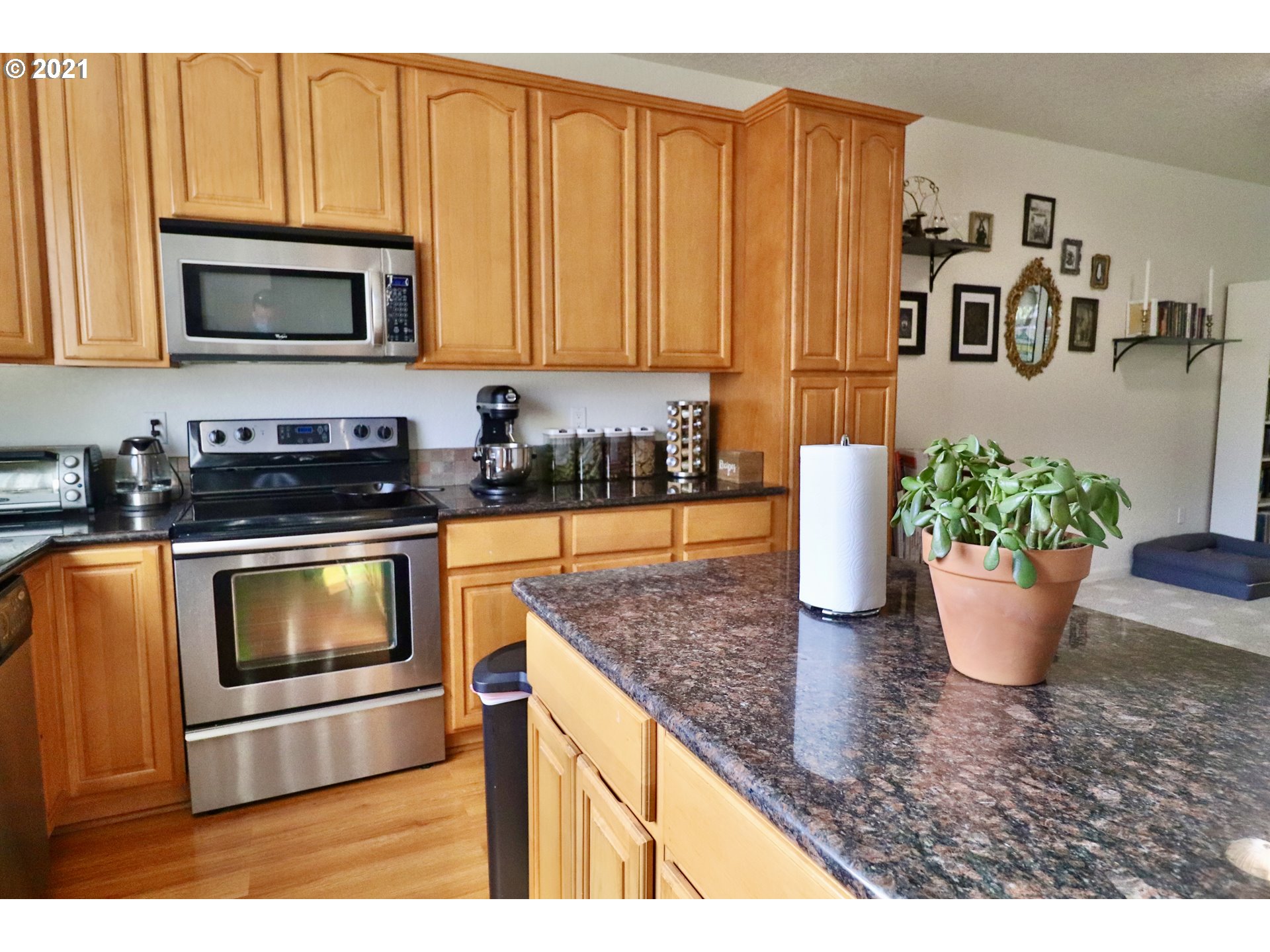 Photo #3: 21419339 Listing 