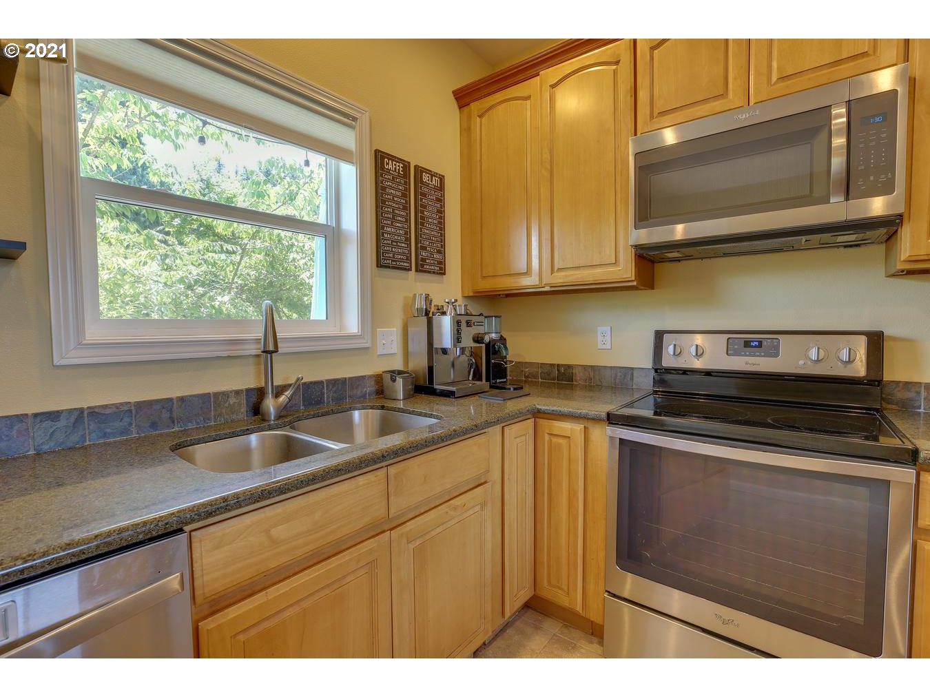 Photo #5: 21420698 Listing 