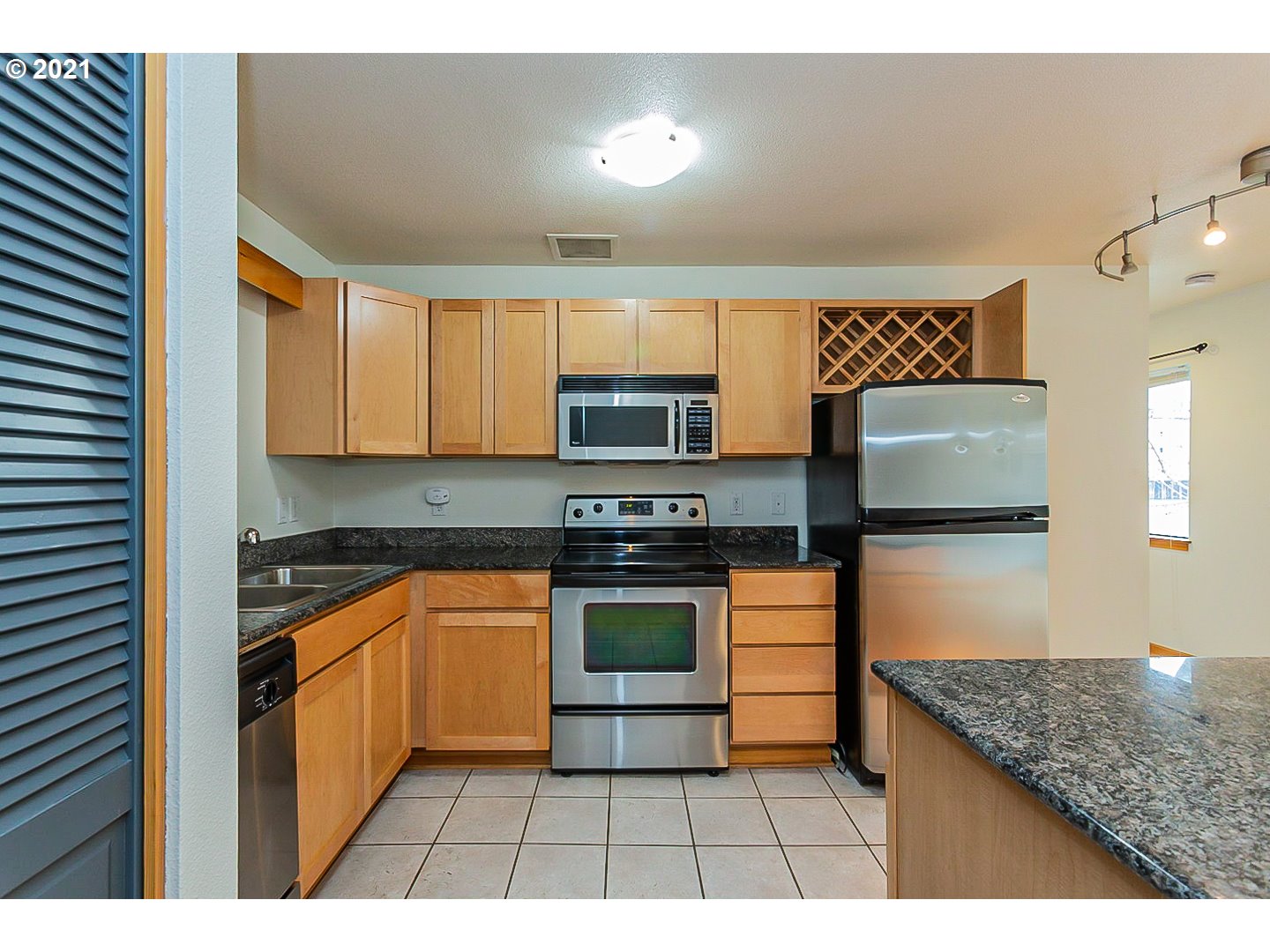Photo #2: 21423440 Listing 