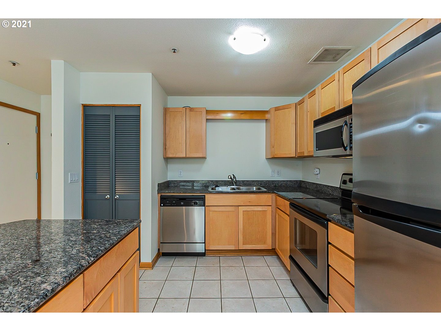 Photo #6: 21423440 Listing 