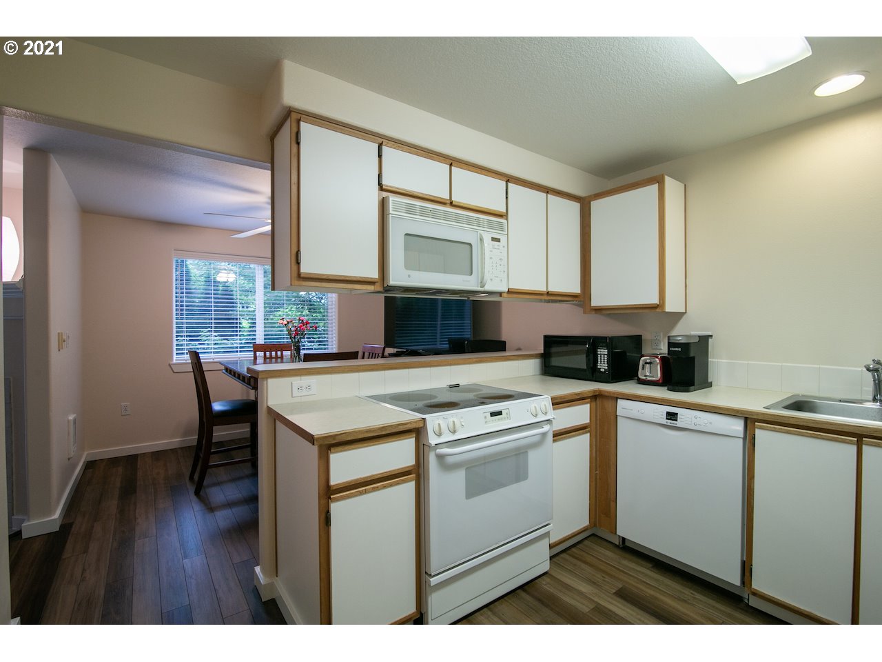 Photo #2: 21423445 Listing 