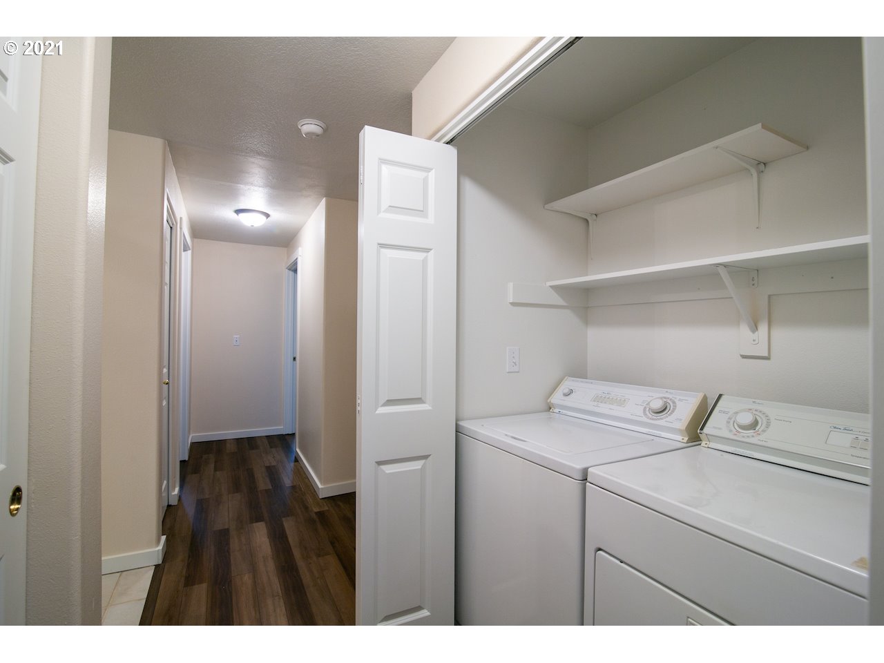 Photo #6: 21423445 Listing 