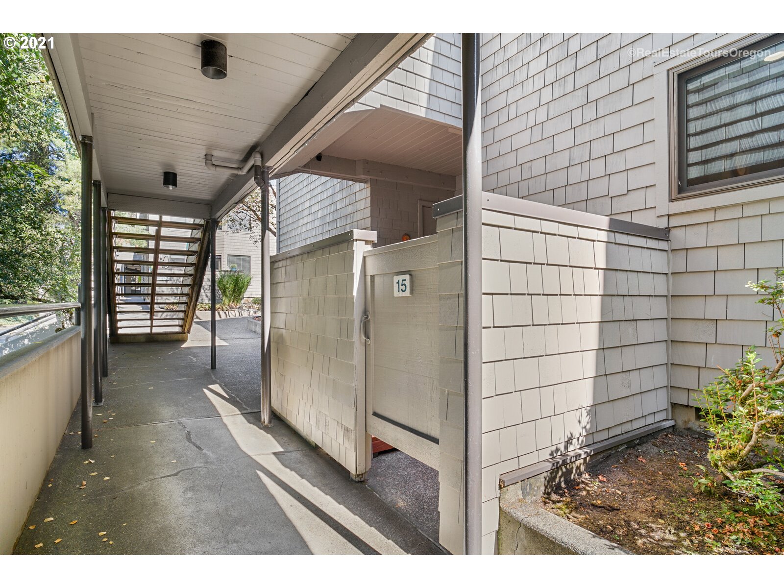 Photo #5: 21431165 Listing 