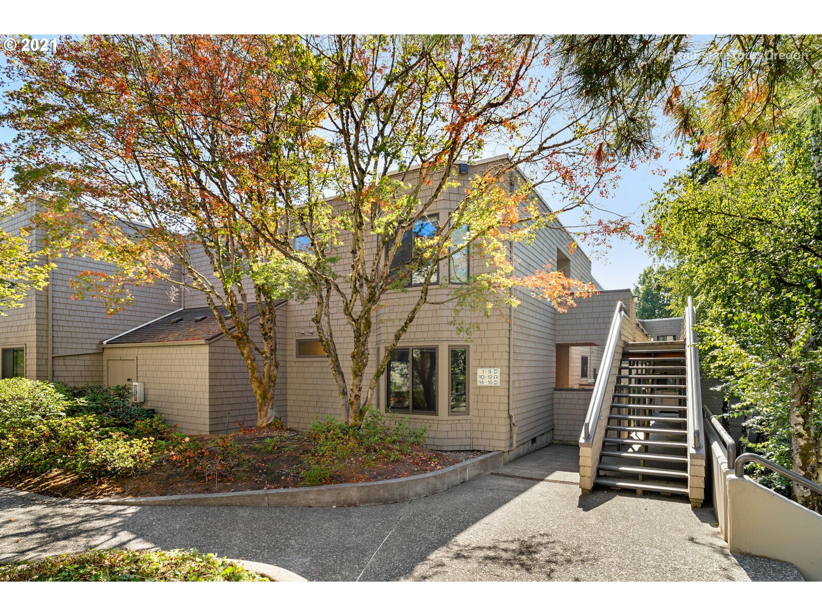 Photo #3: 21431165 Listing 